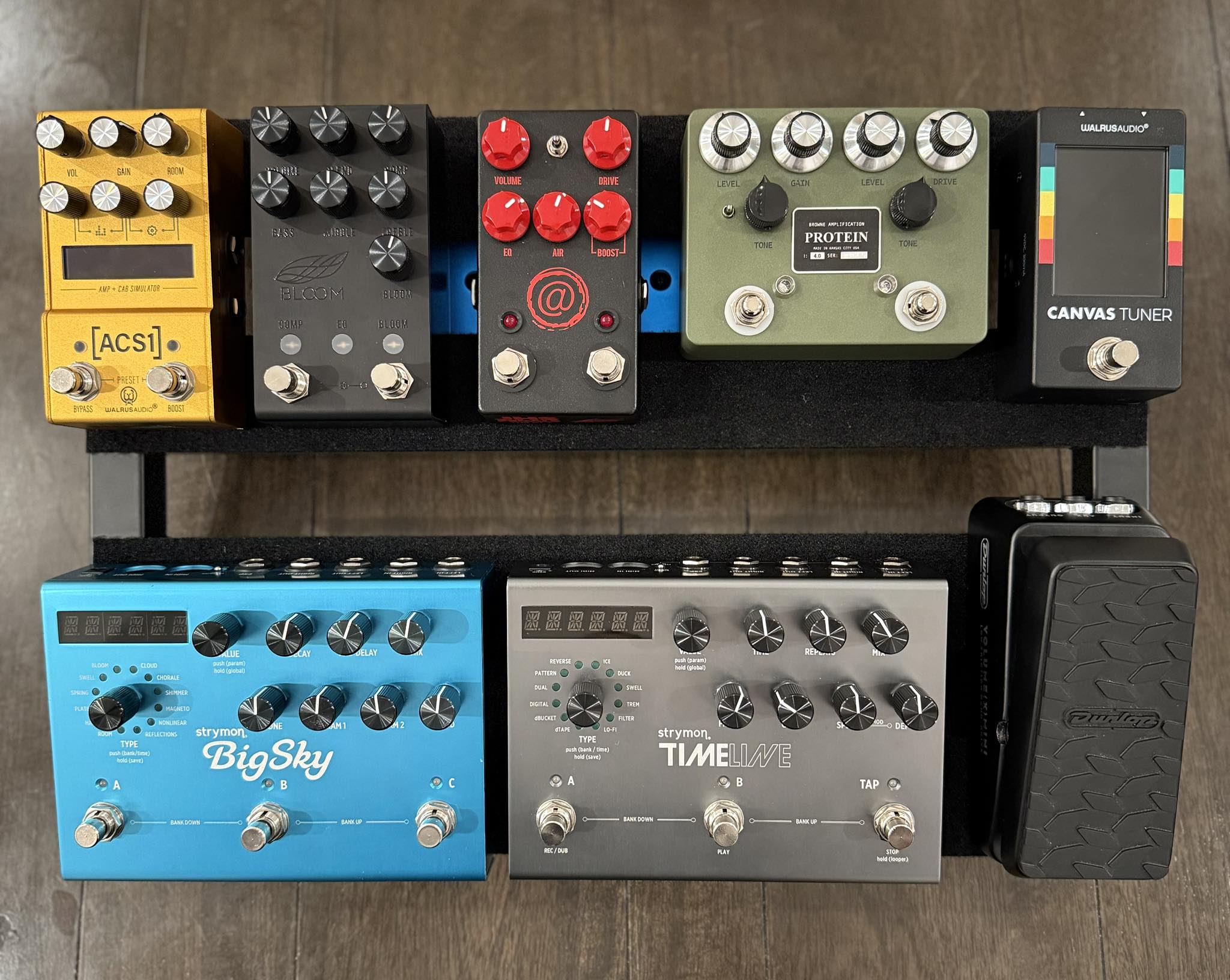 Pedalboard setup with Strymon and Fulltone pedals