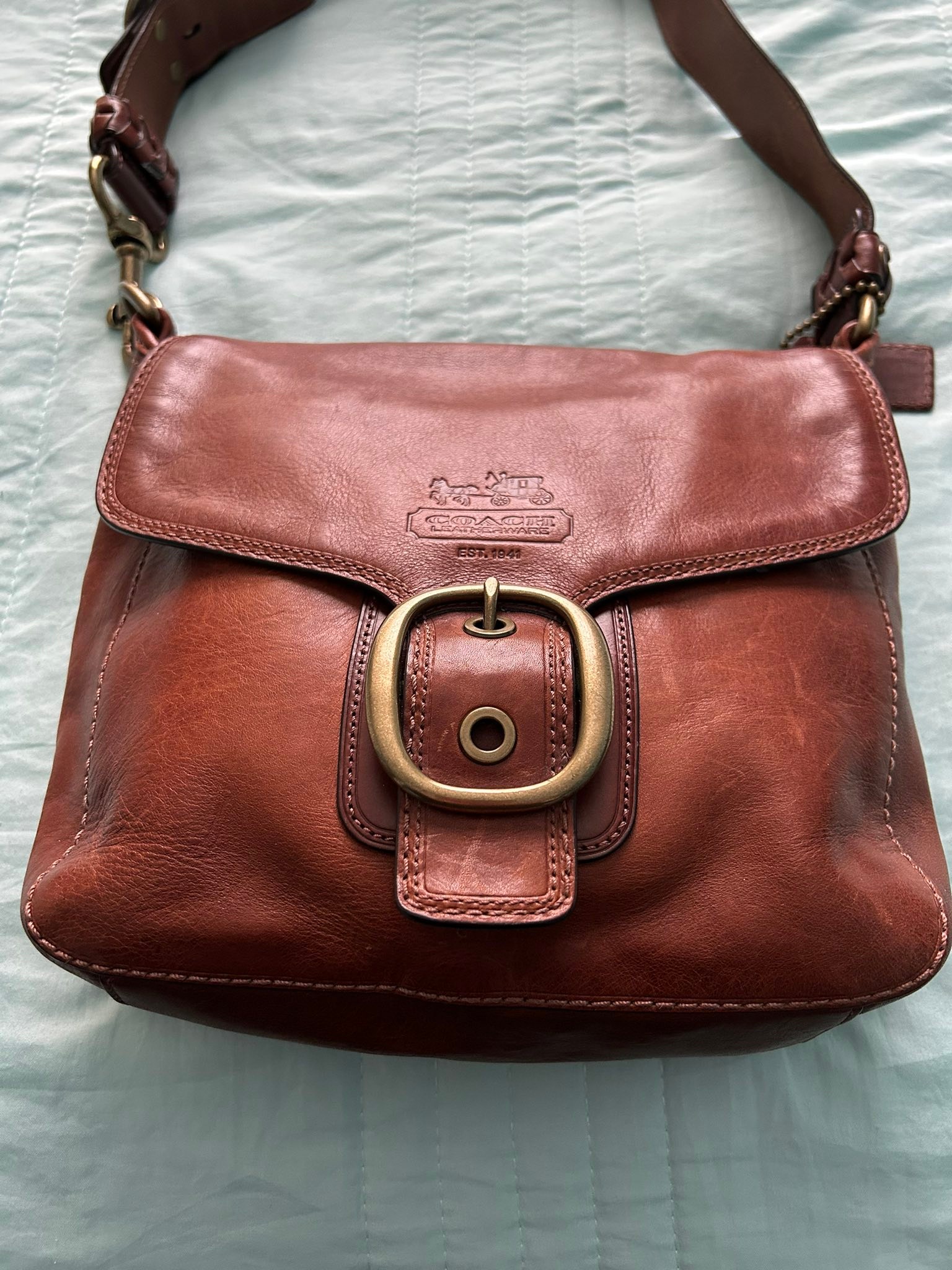 Is this a vintage Coach bag without a creed?