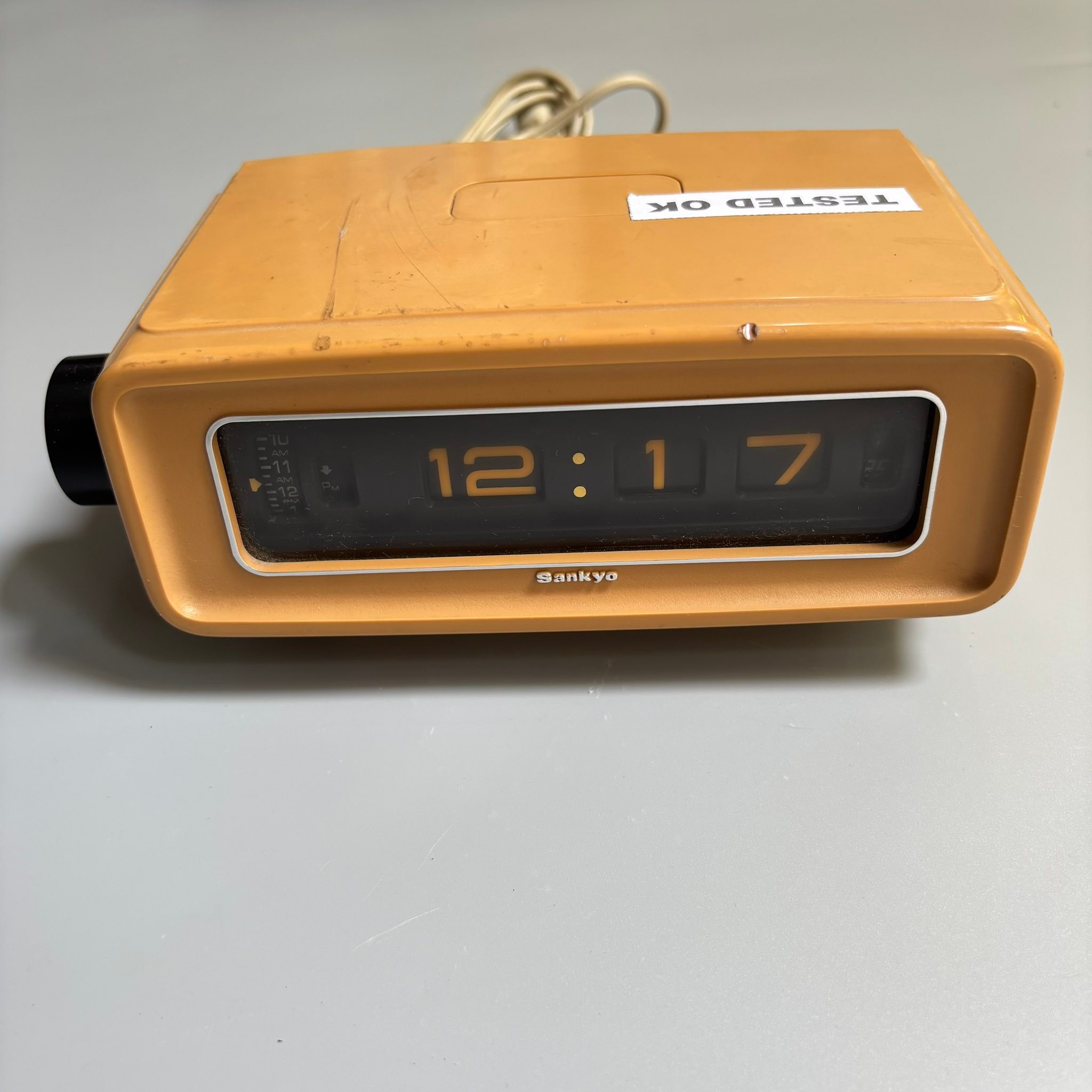 【メンテ済み・動作正常】SANKYOザックス DT-303 Sankyo DT-303 Vintage Flip Clock Space Age This vintage timepiece