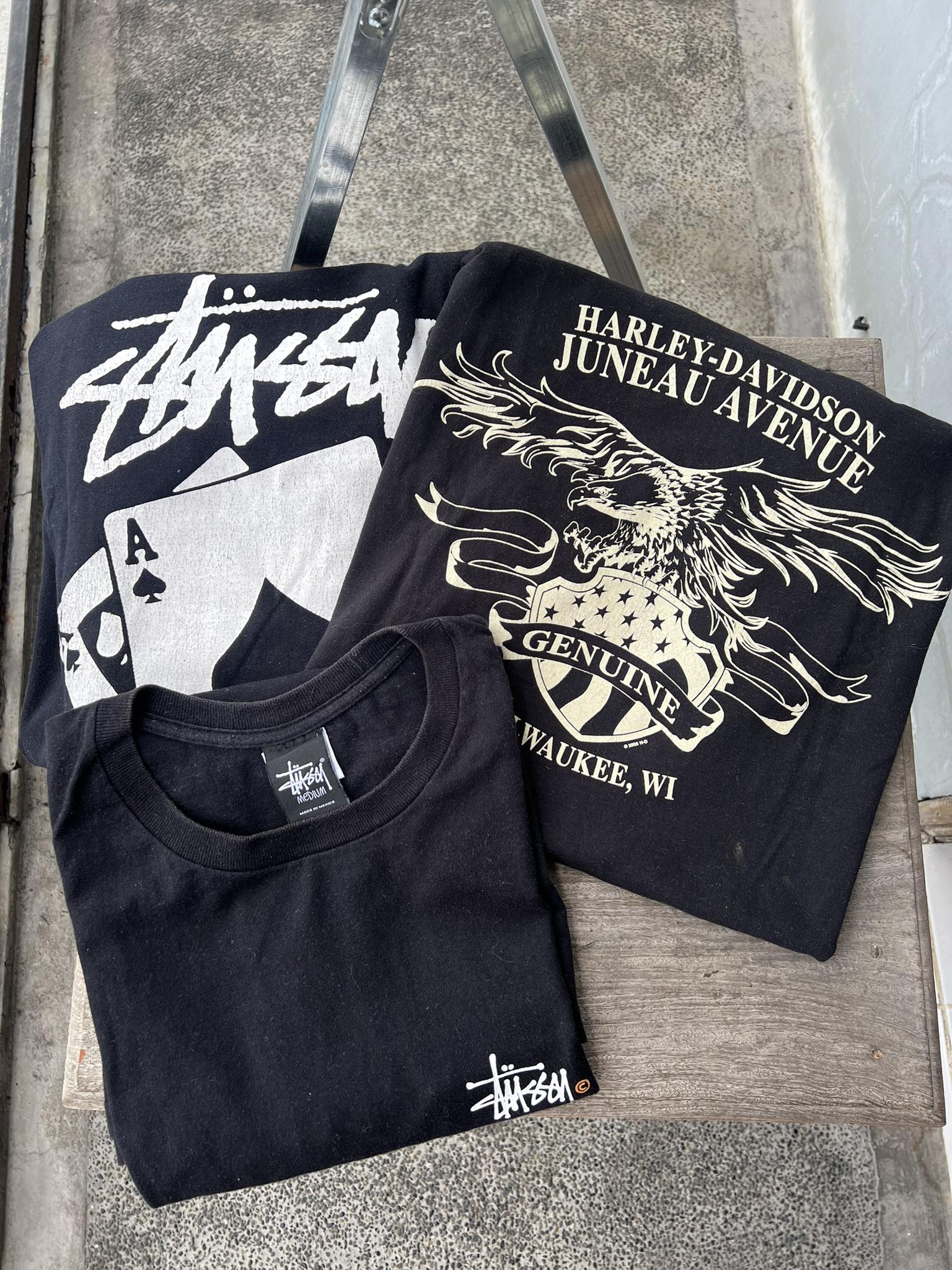 WTS repost Stussy basic tee Medium 20x28 - ₱700 Stussy king ace 