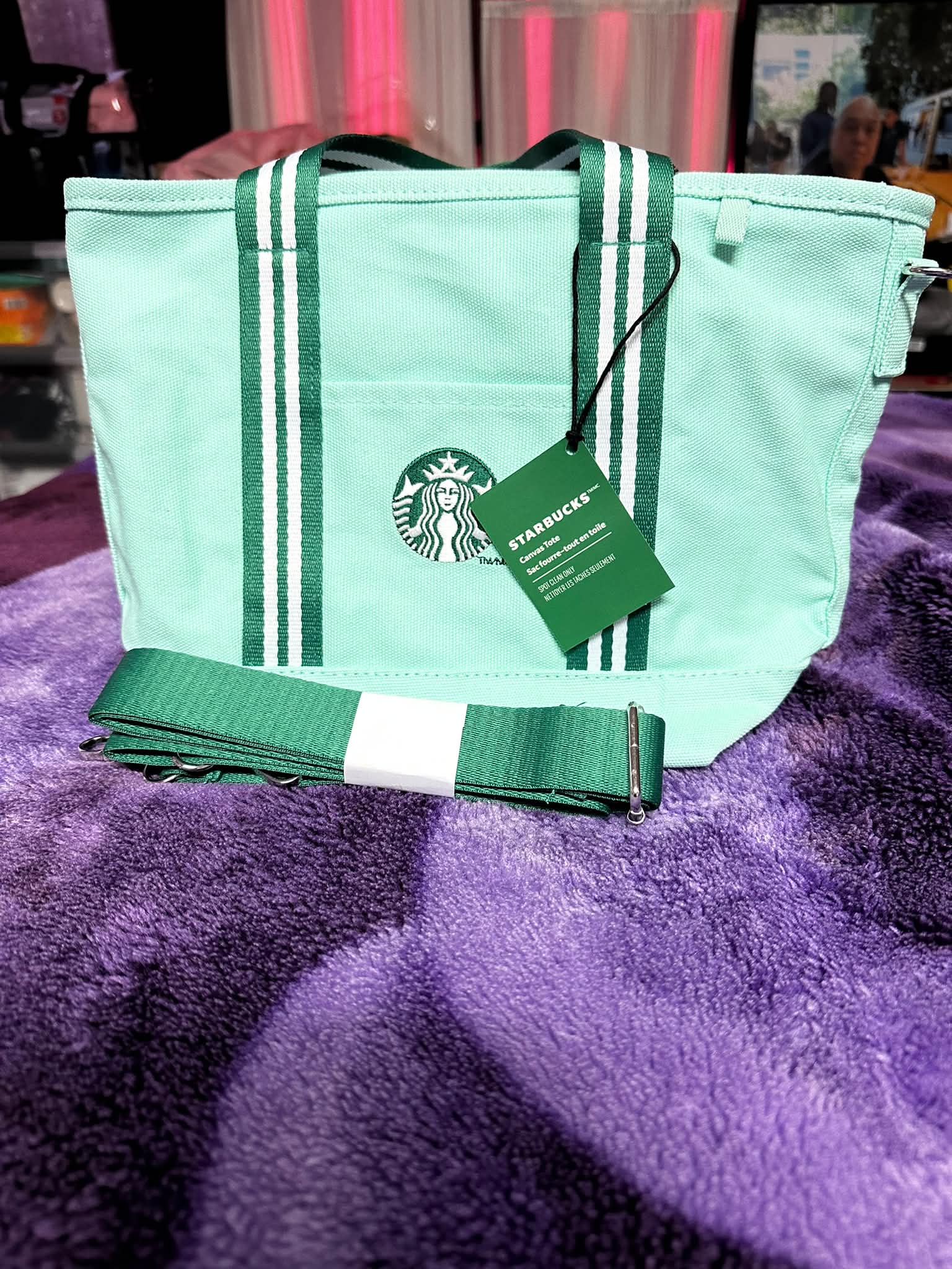 This Starbucks Limited-Edition Green Tote Bag is sold on its own