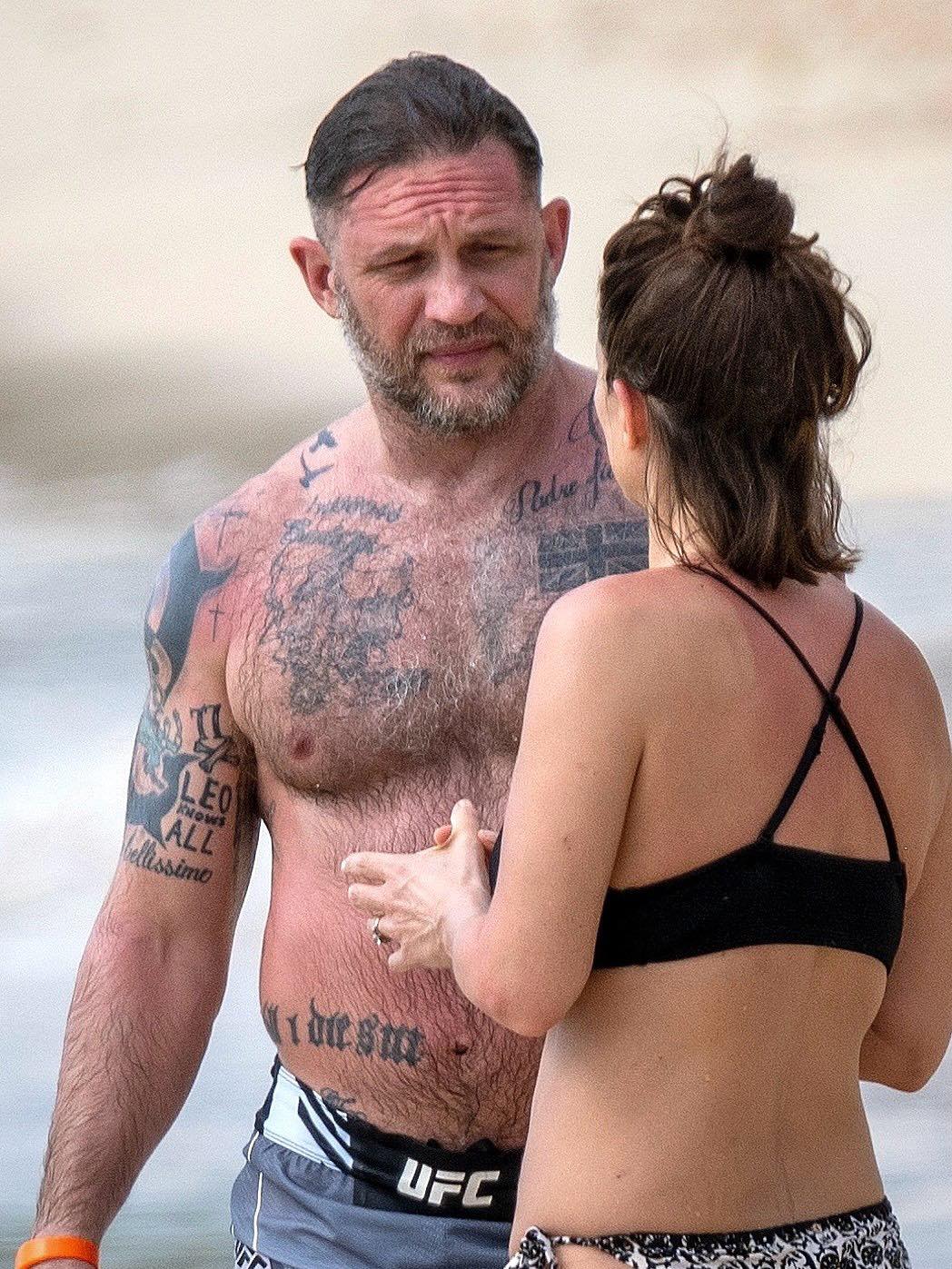 Tom Hardy keeping it real in Barbados 🌊☀️ The MobLand star was  
