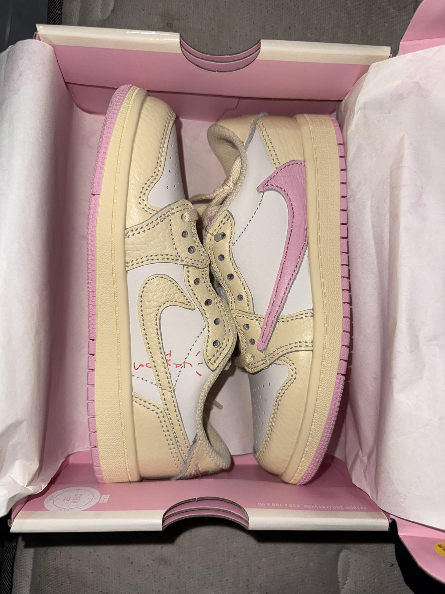 AJ1 Low Travis Shy Pink 19.5 cm