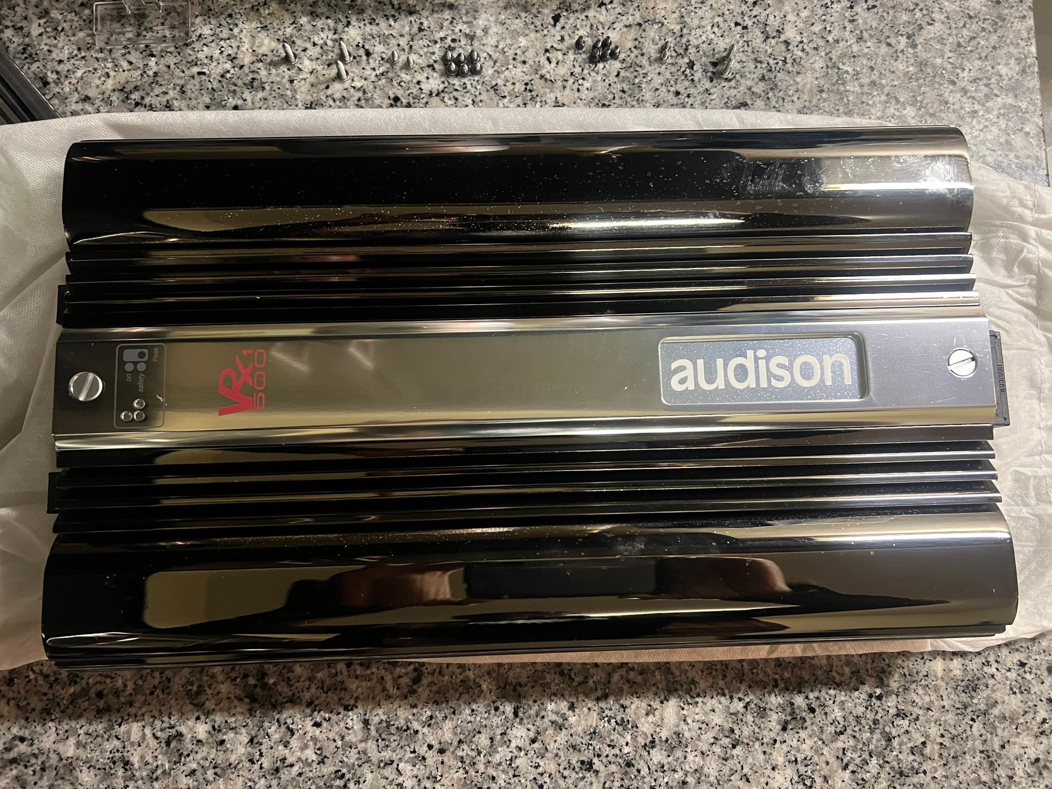 audison VRx 4.300 カーオーディオ アンプ 【ジャンク品】 Brand: Audison Model: VRX4. 300