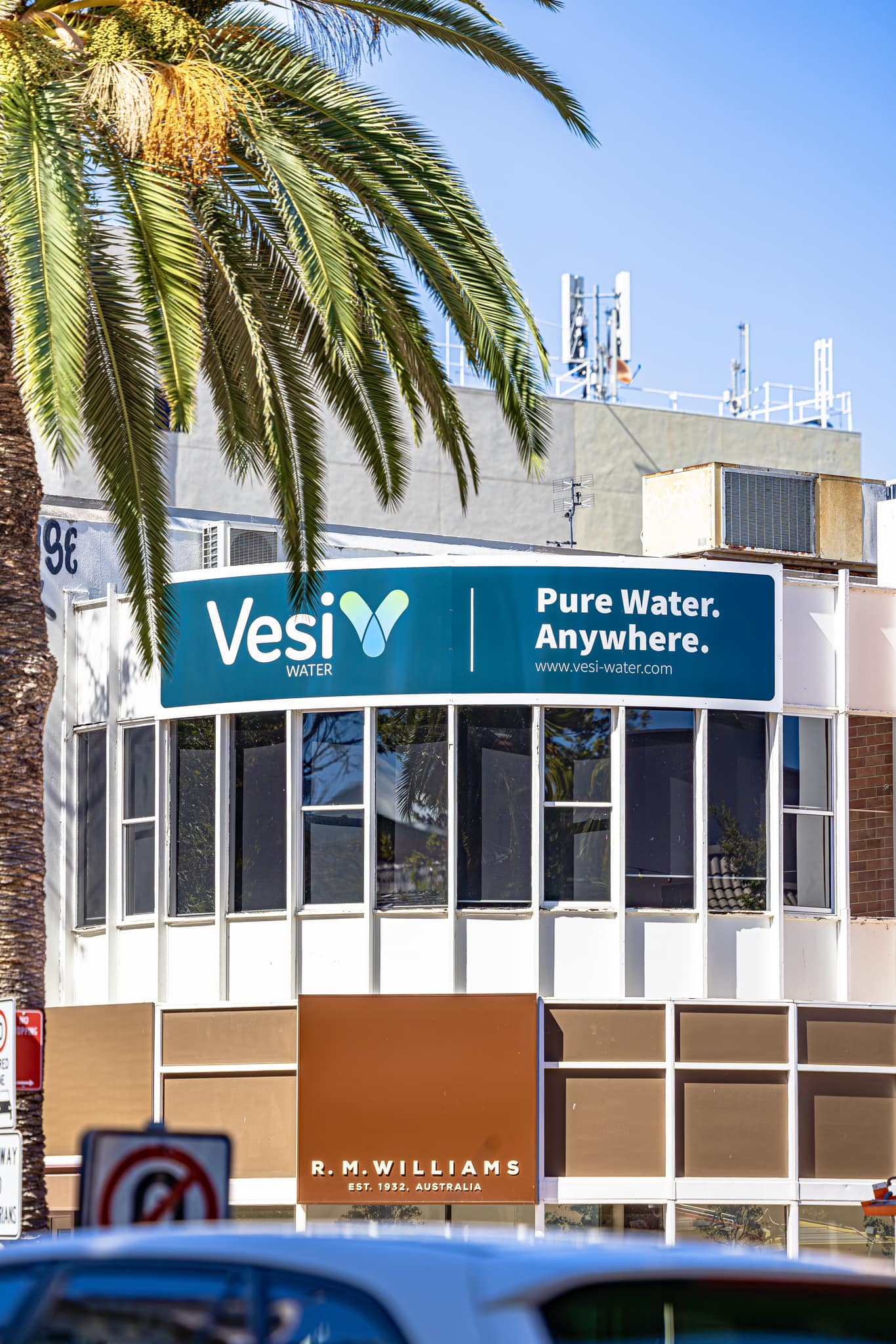 Vesi Water