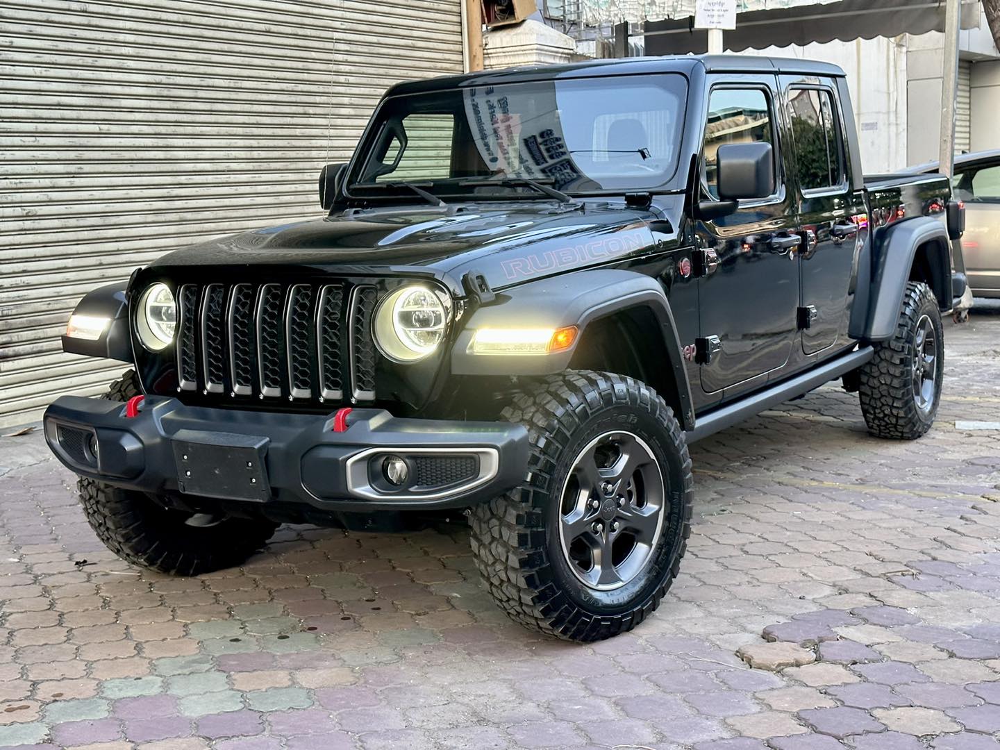 NKH Auto shop លក់-ទិញ និង បង់រំលស់ឡានគ្រប់ប្រភេទ