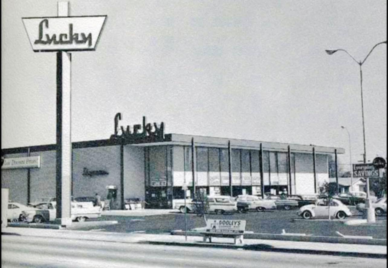 Who remembers Lucky's Supermarket on 67th and Camelback?