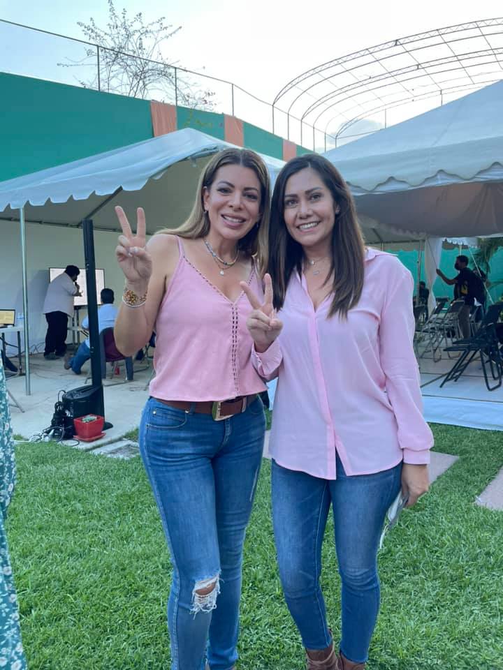 Bety Rocha - Bety Rocha added a new photo — with Claudia...