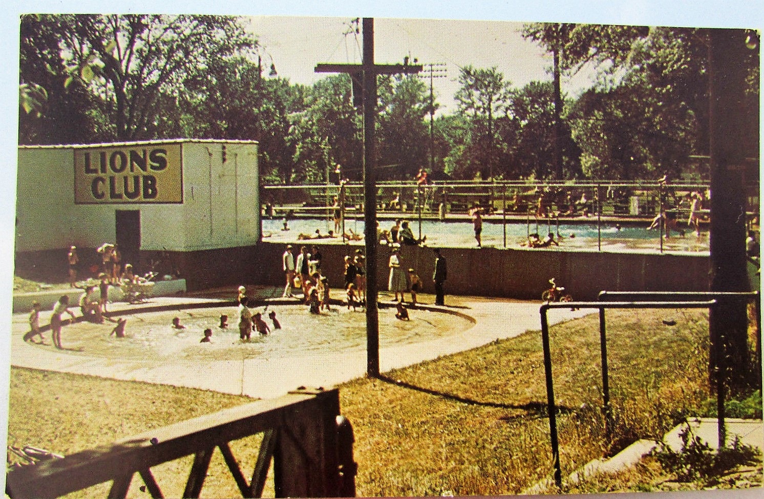 Strathroy - This is a undated postcard of the children’s wadding pool ...