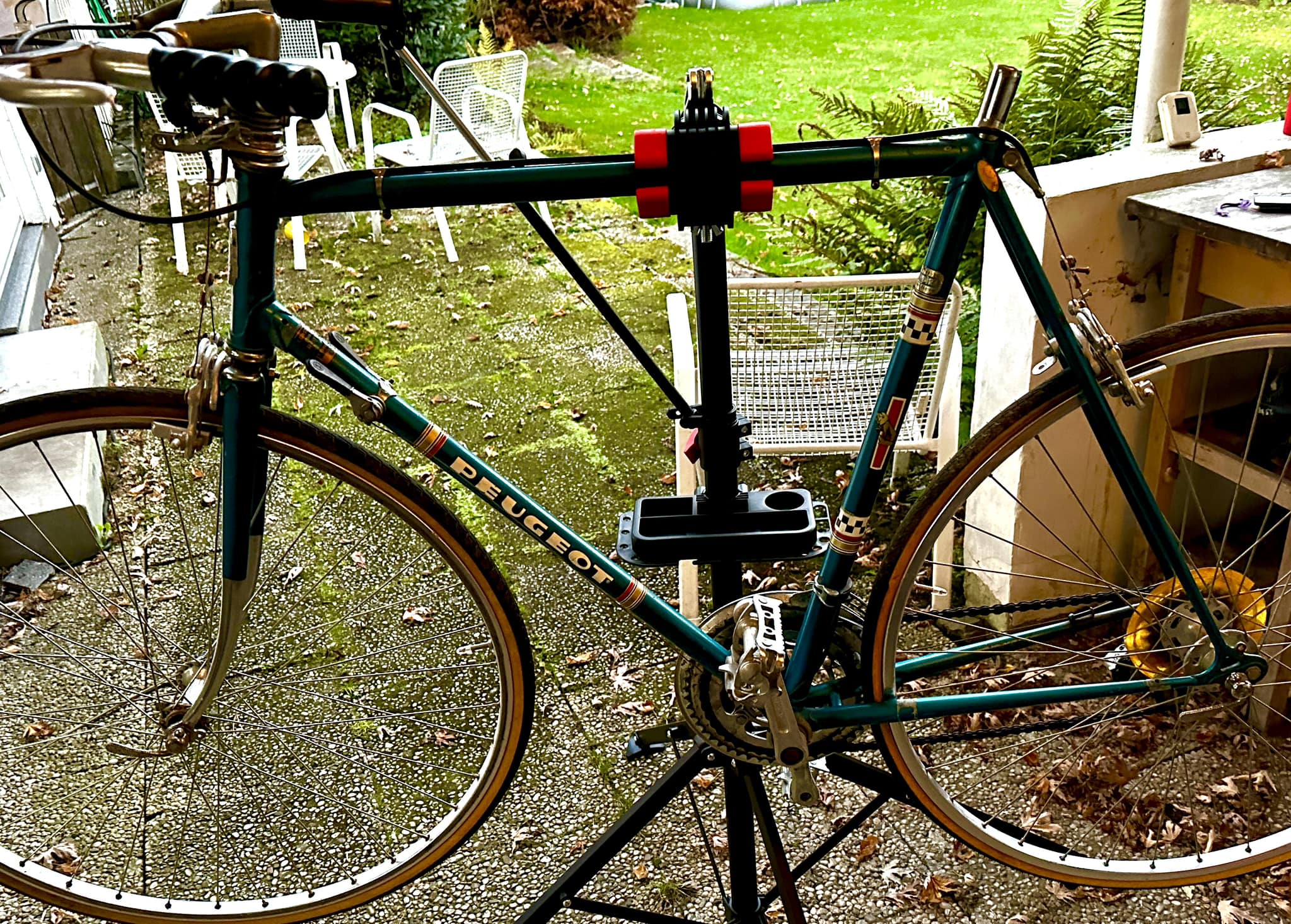 Restoring a 1975 Peugeot PR-10 bicycle