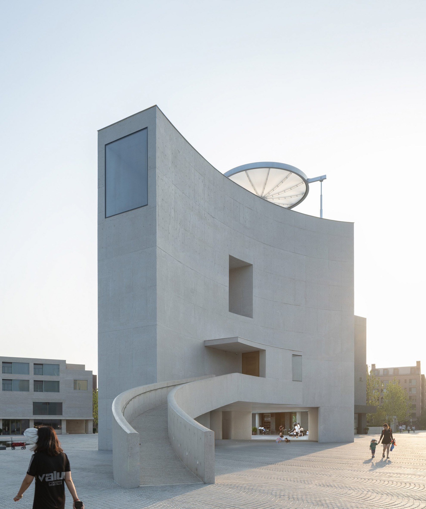 Cube Piano is a textured monumental artwork by Cyril Lancelin