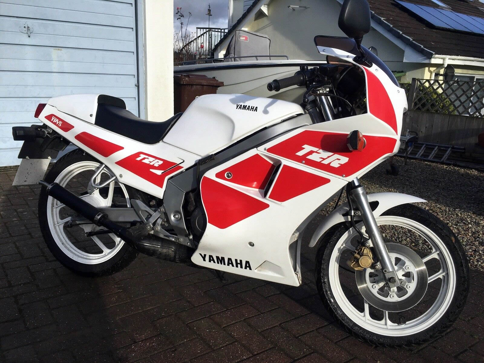 Ad: Yamaha TZR125. Anybody here pass their test on one? On eBay 