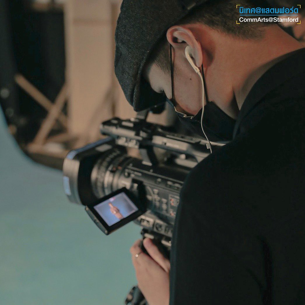 Photo inspiration: Gallery Detail: Behind The Scenes Of Work Using Professional Equipment