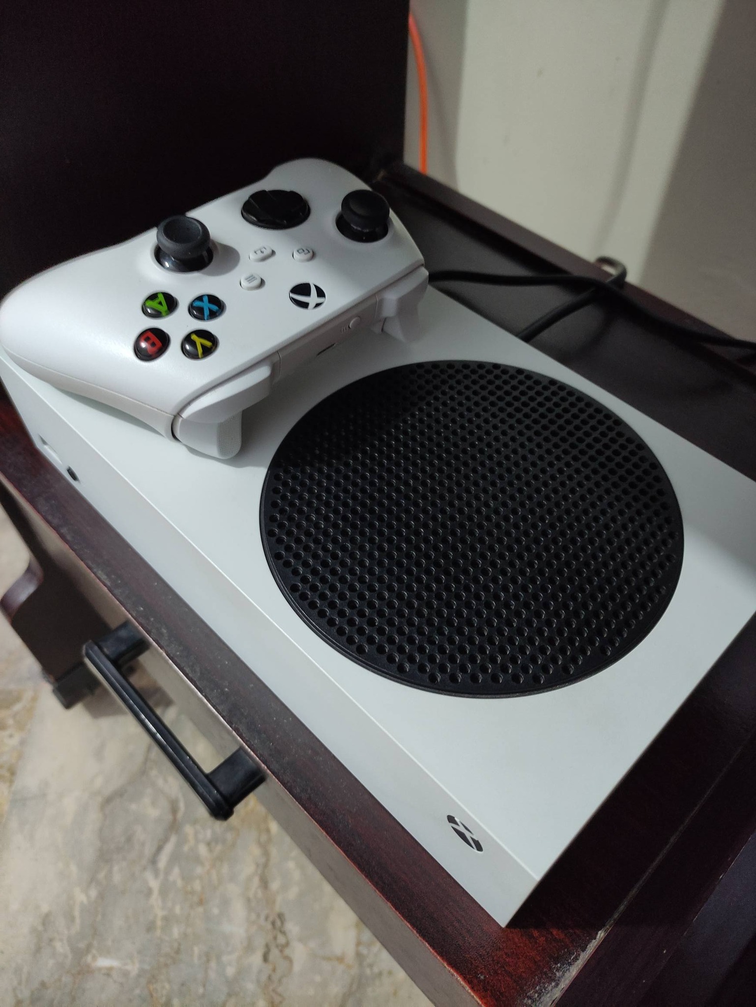 Ways to check an open box Xbox Series S for issues