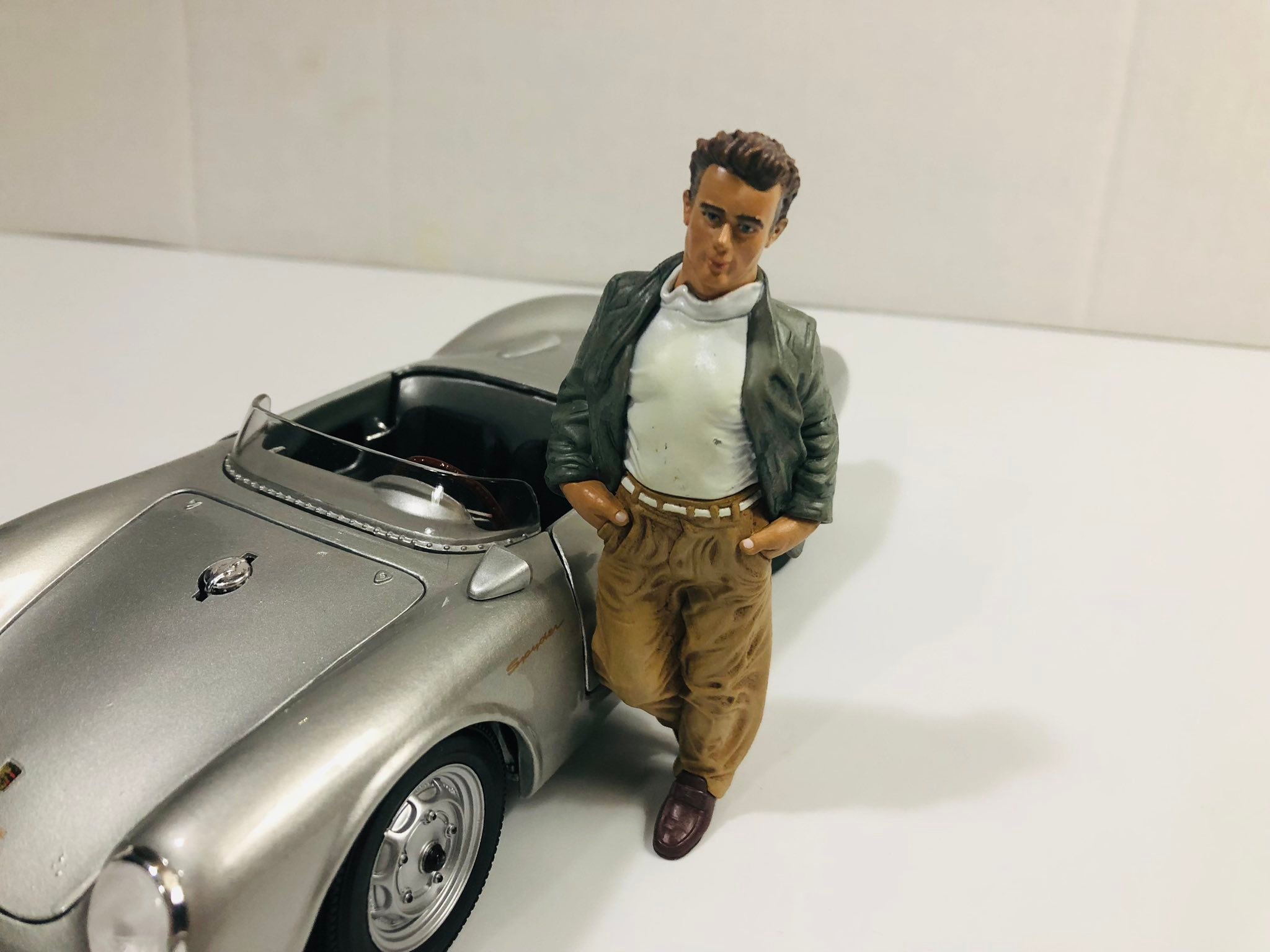 James Dean and his Porsche 550 Spyder 1/18 scale
