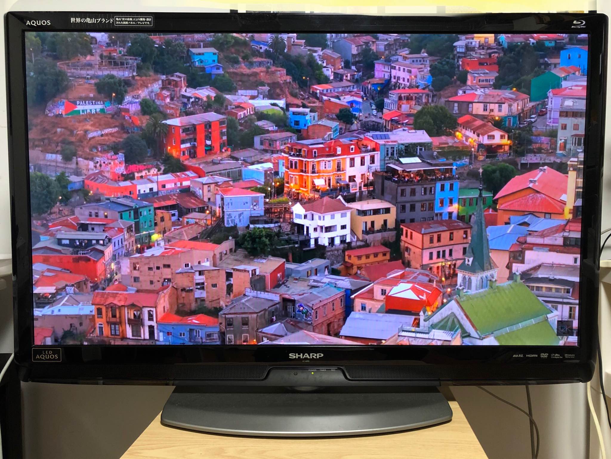 Tv Sharp Aquos LC-40R5 40” inchi ✓ Blu-ray Disc ✓ (The TV works