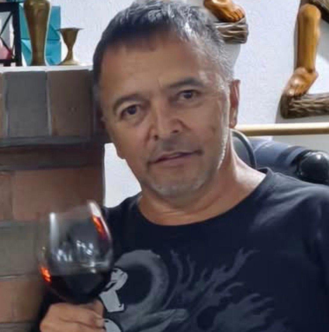 Axel Avilés - Este es el amigo eterno que tendré en mi... | Facebook