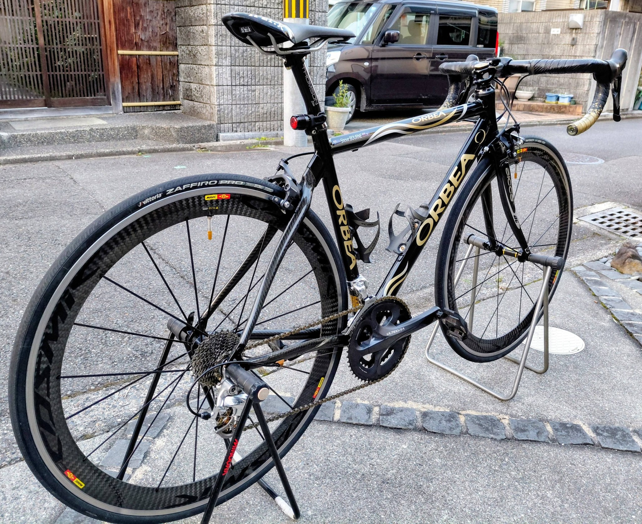 Orbea Mitis carbon bike details
