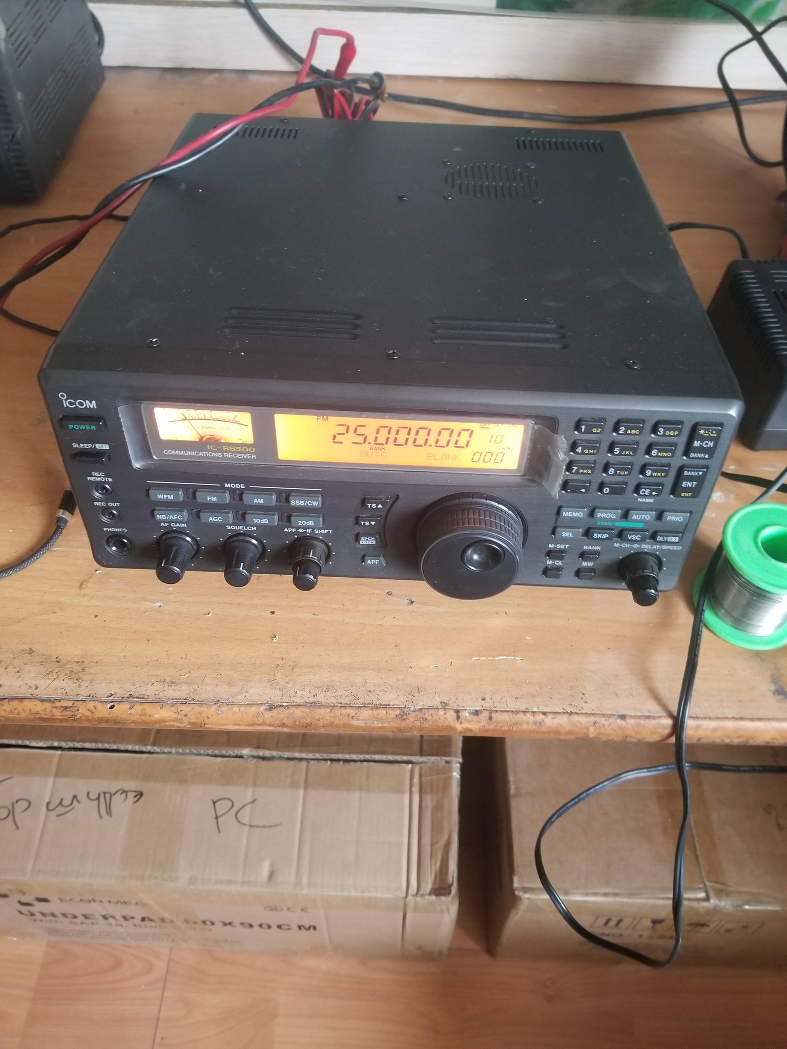 The ic-r8500 has been stored unused and looks like it's old.
