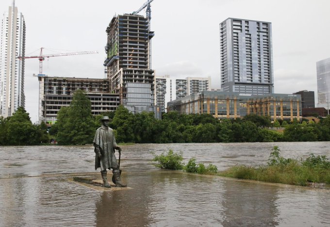 Stevie Ray Vaughan statue survives a Texas Flood, 2015 🤘🎸🤘