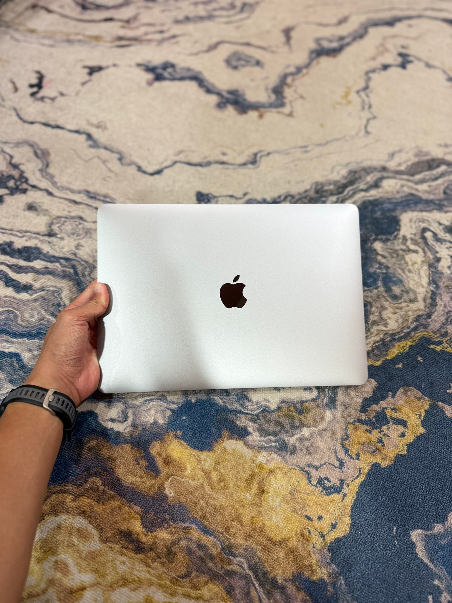 MacBook Pro 13インチ M1 8GB/256GB バッテリー83％