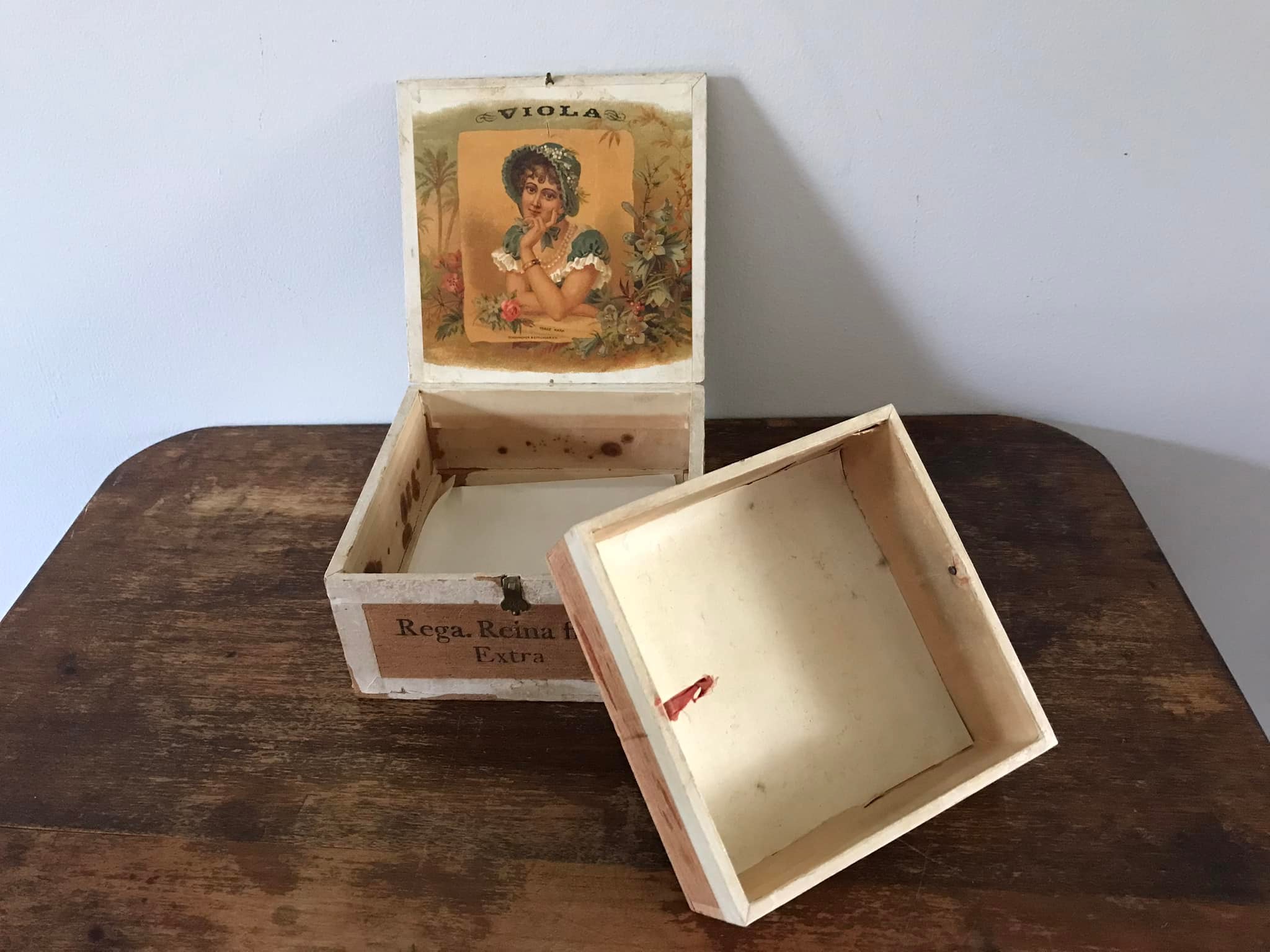 SANTA CLARA 1830 木製パイプボックス Vintage wooden cigar box is brown with a hinged lid and metal