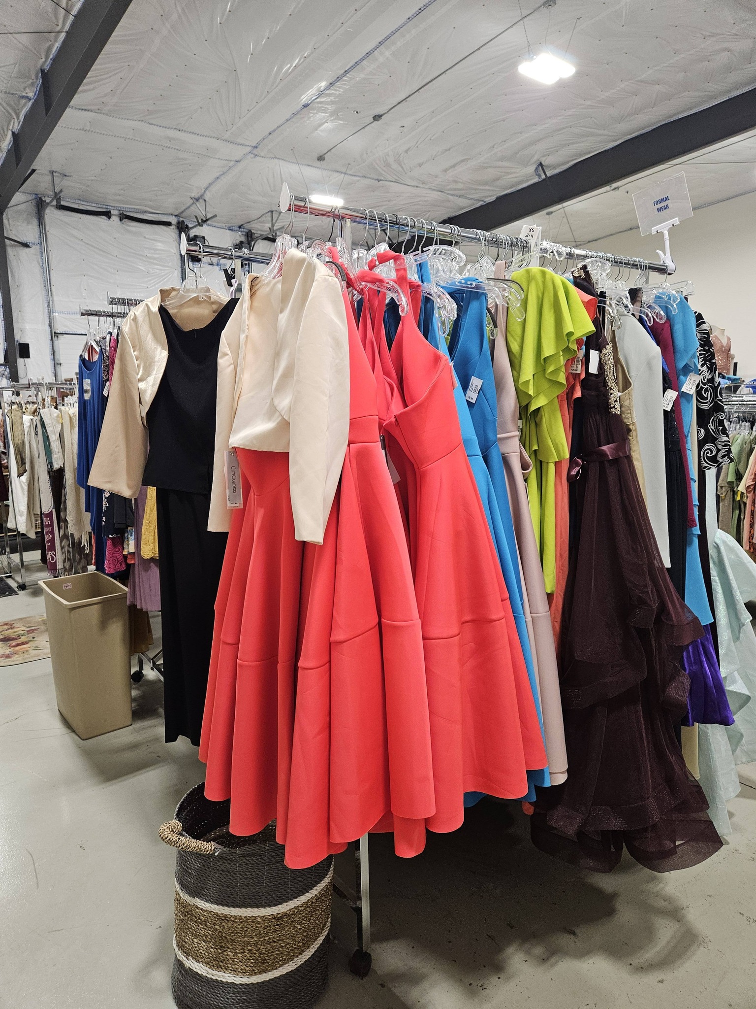 dress stores in green bay wi Has any Wisconsin bride used wedding for less? Toddler