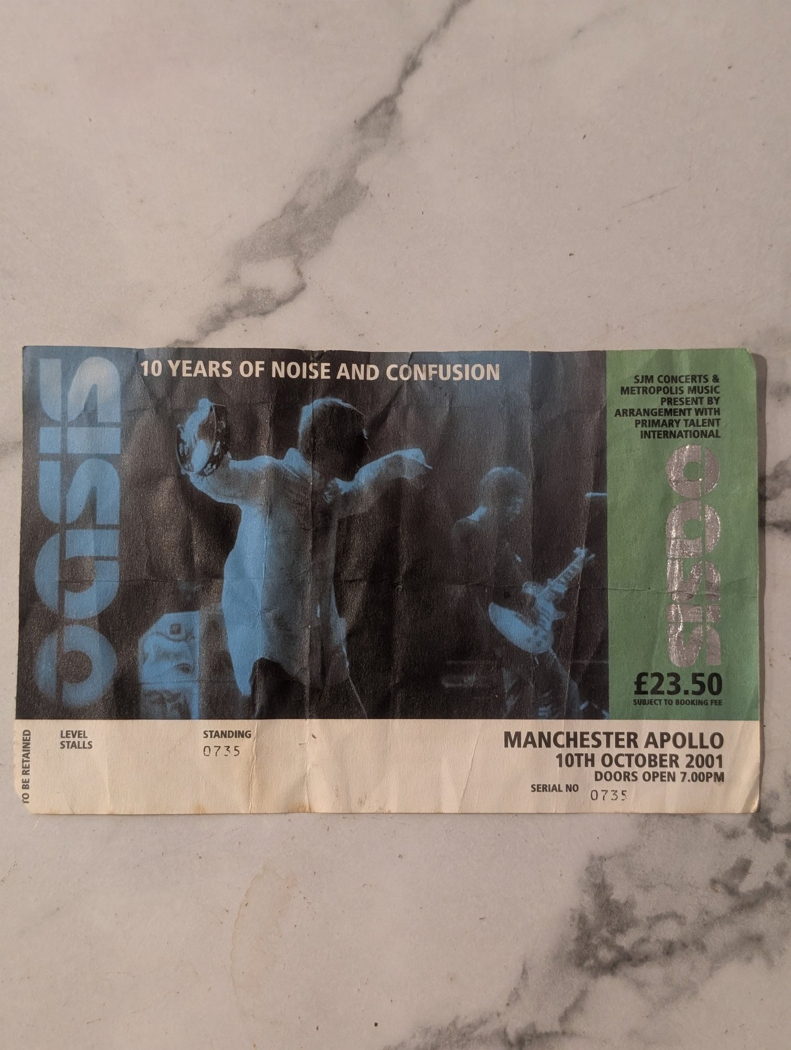 Oasis fan finds rare item
