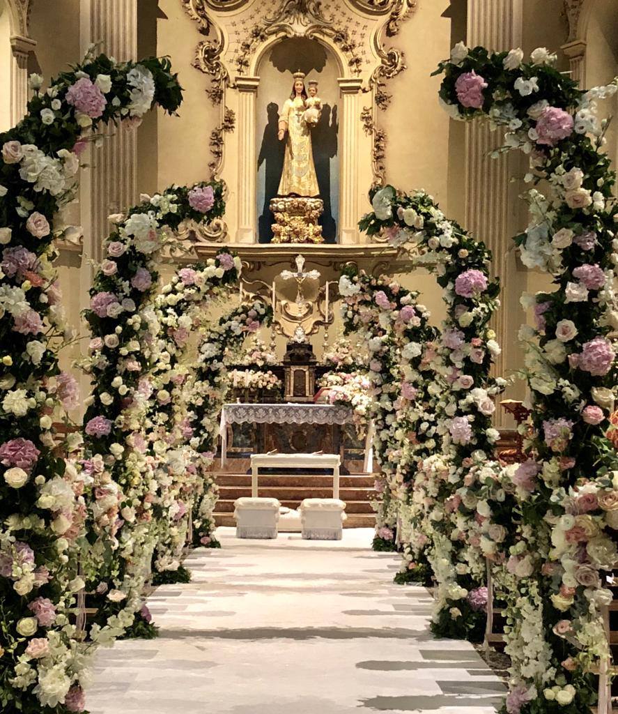 Addobbi floreali matrimonio chiesa di Sant Agata di Novaglio