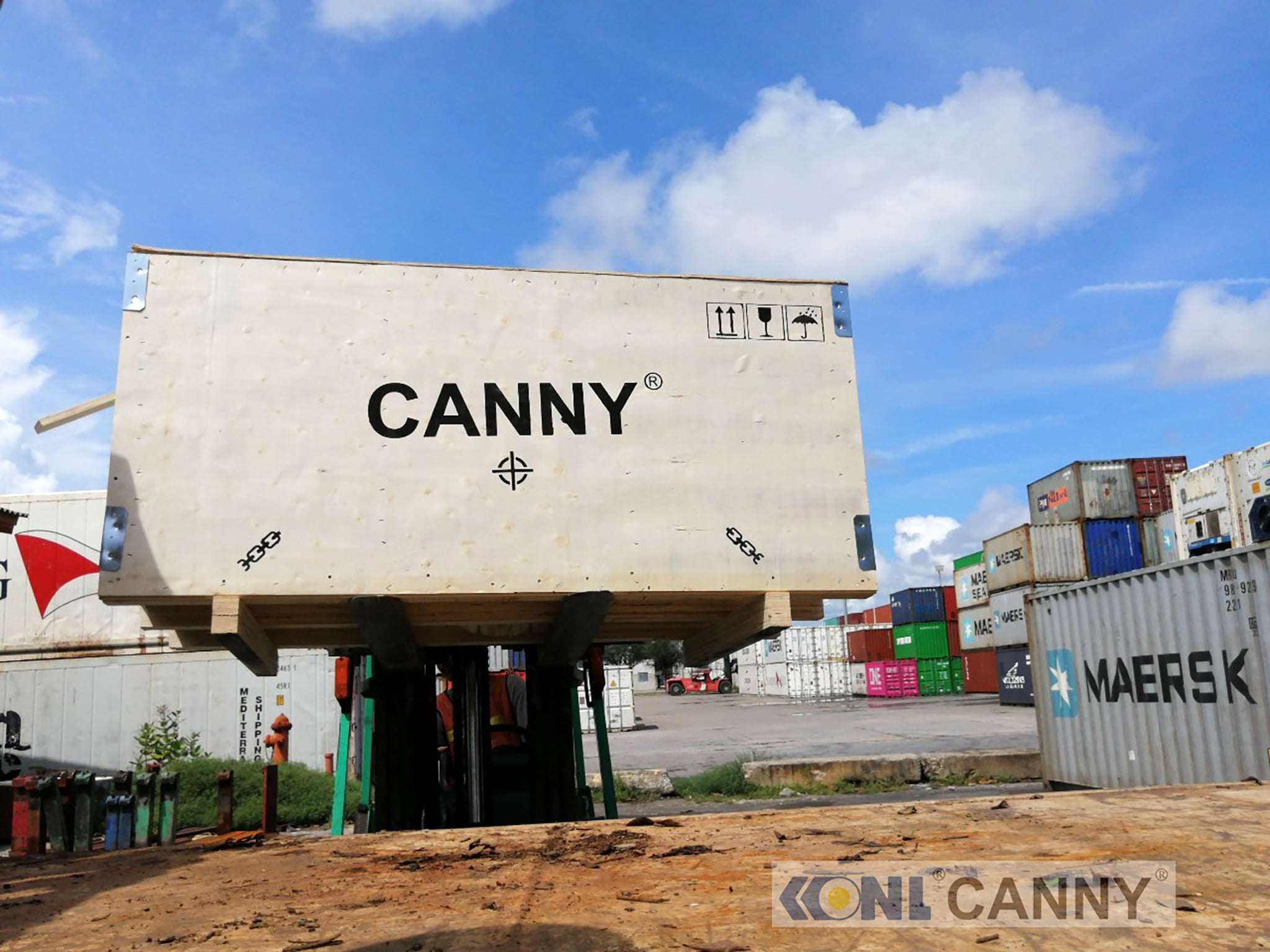 ขนถ่ายอุปกรณ์จากท่าเรือเสร็จเรียบ... - Canny elevator Thailand