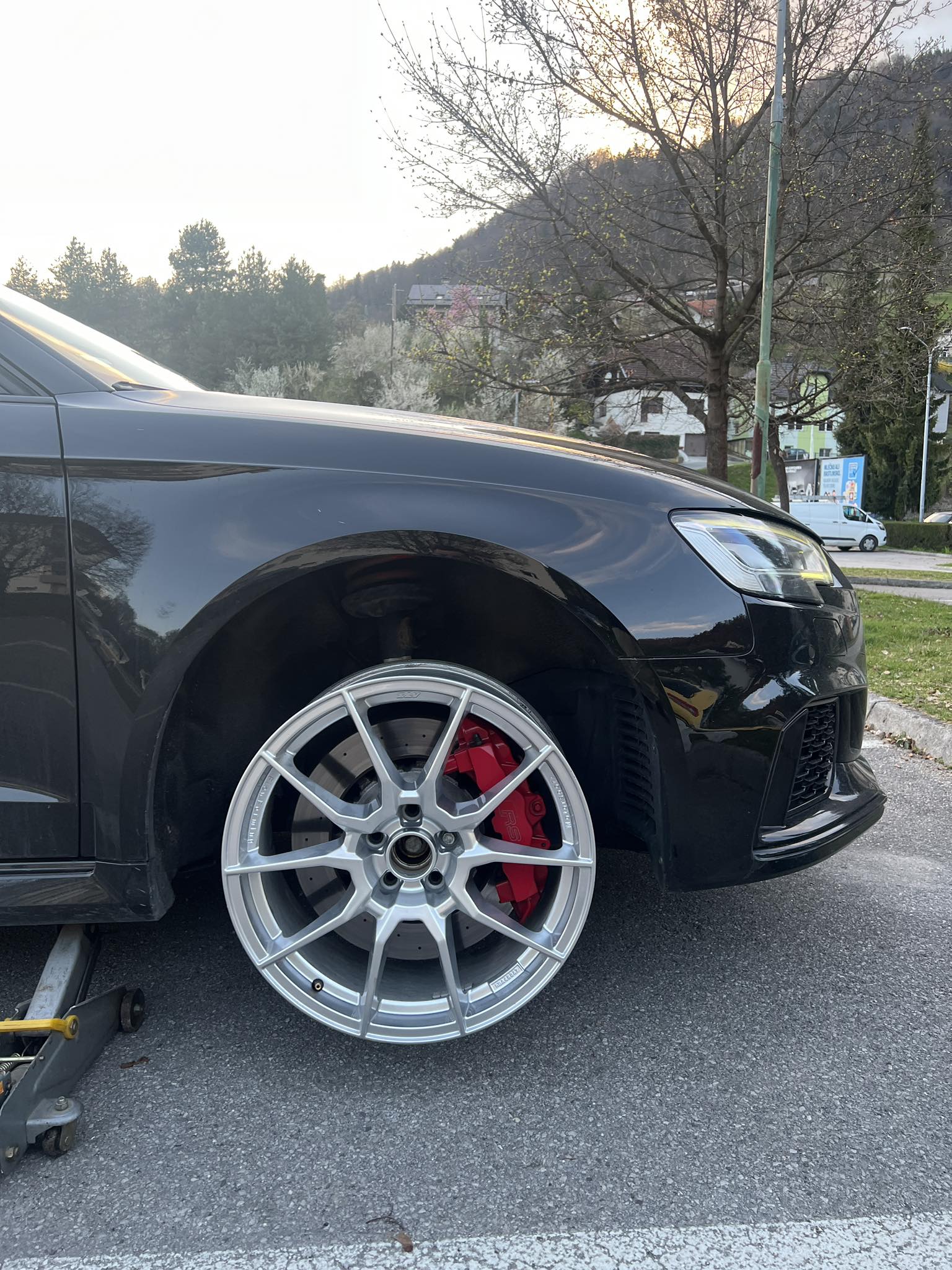 Neuspeed RSE102 wheels and PS4S tires installed