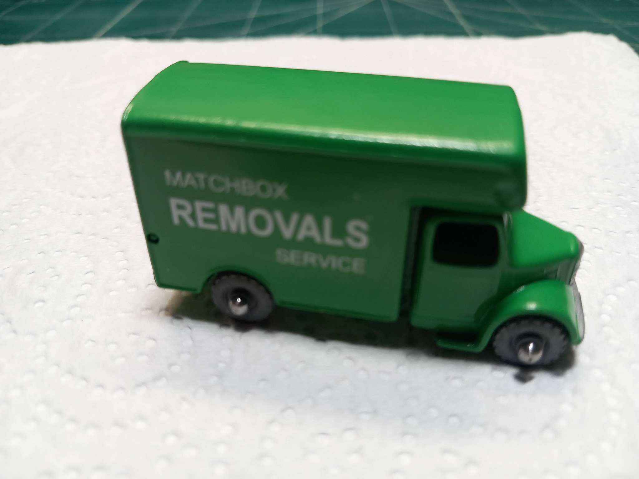 Number 17b Bedford Removals Van, Yr 1958