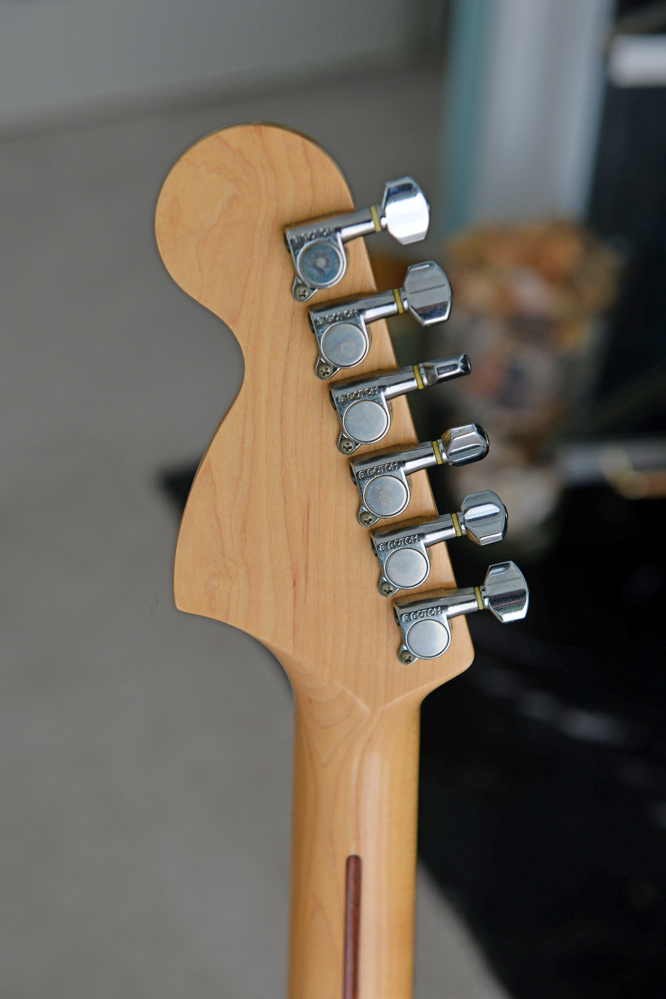 Identify Fender Stratocaster model and value?