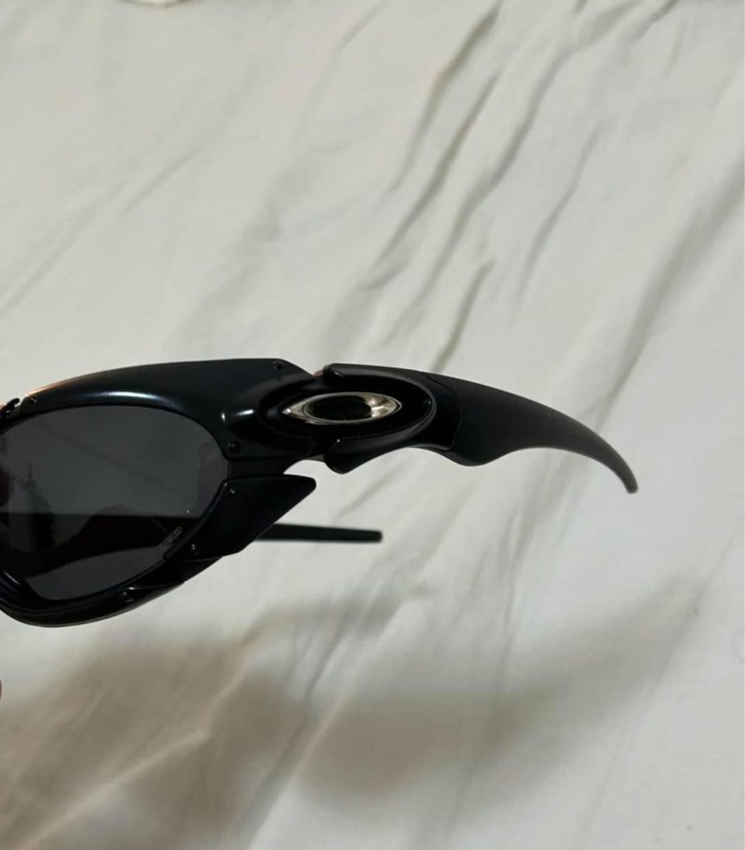 Is my Oakley plate authentic?