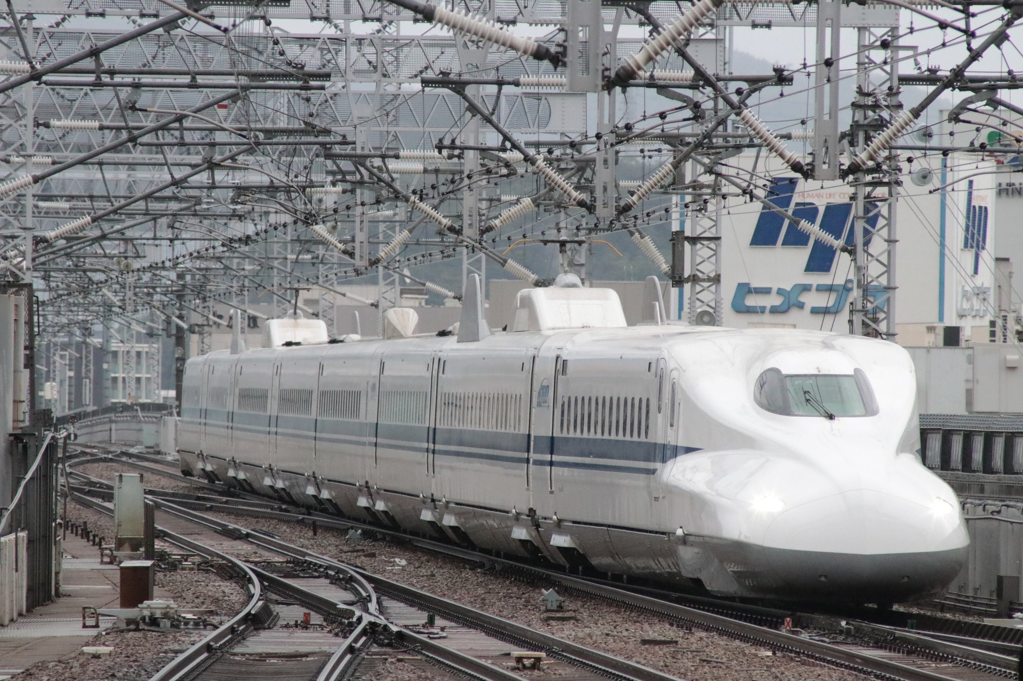 N700系K4編成を改造して、8両編成化されたP4編成。4～6号車は、元