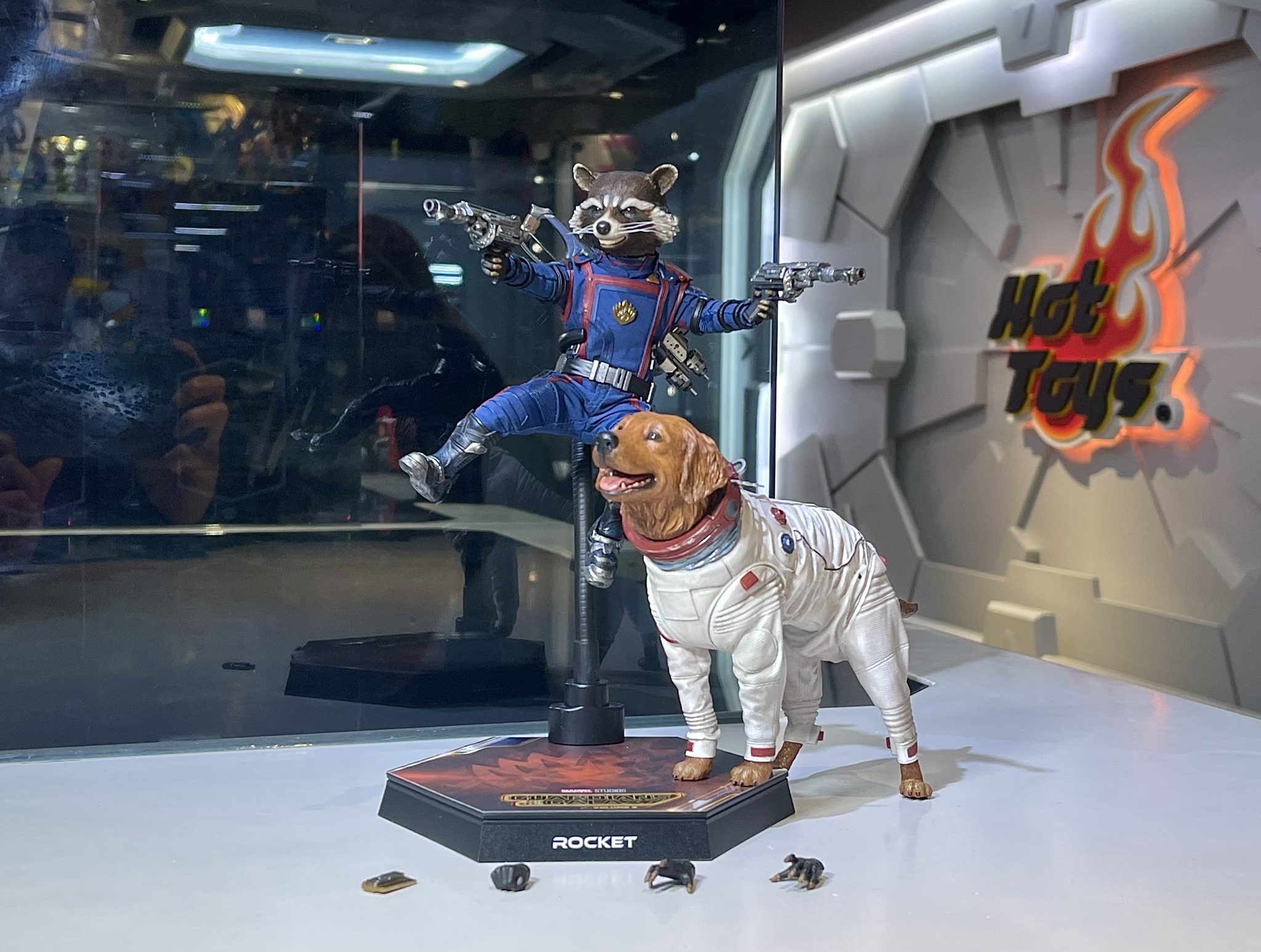 Guardians of the Galaxy Vol. 3 - 1/6th scale Rocket and Cosmo