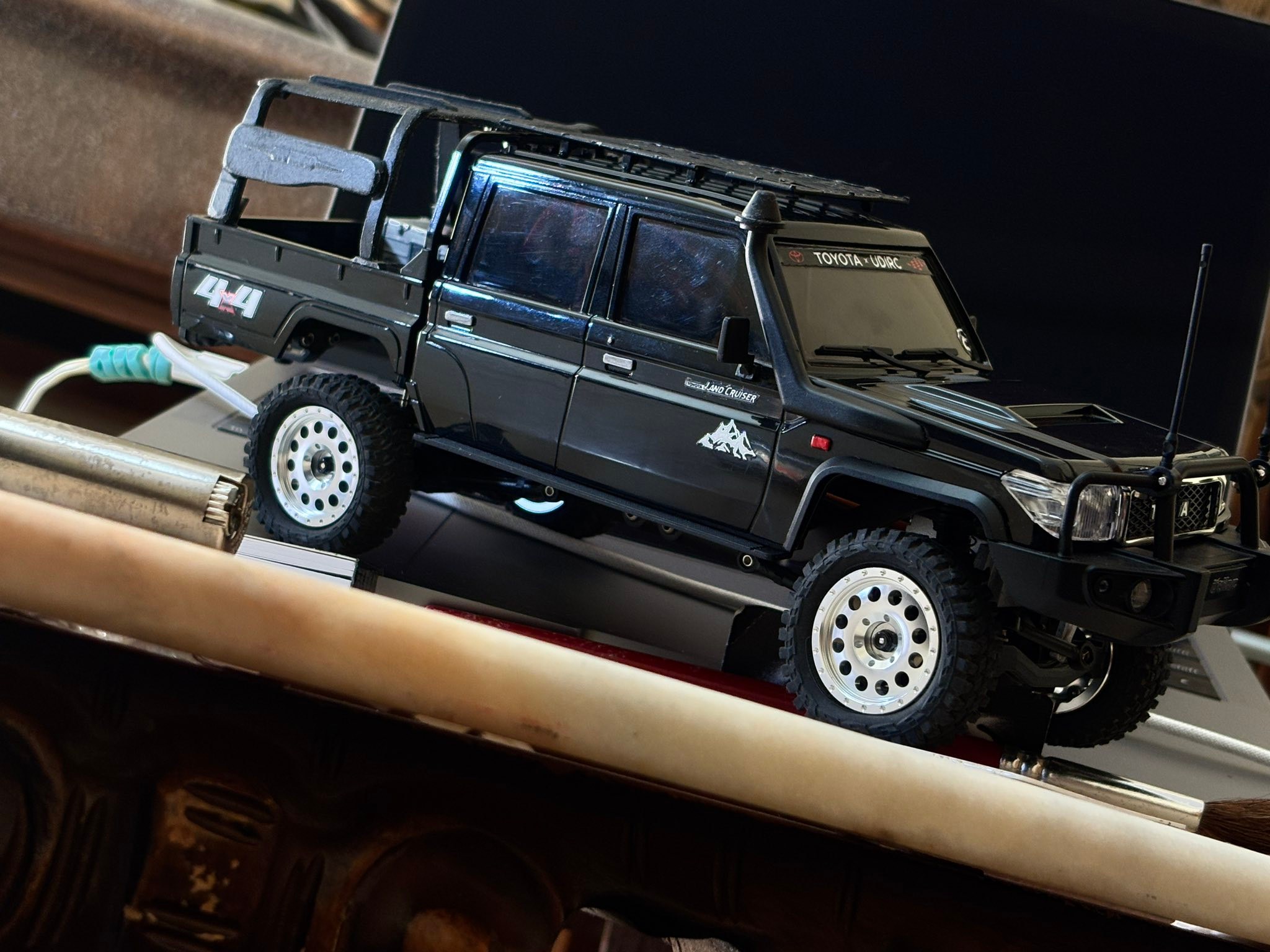 UDIRC 1/24 scale Toyota Land Cruiser crawler review