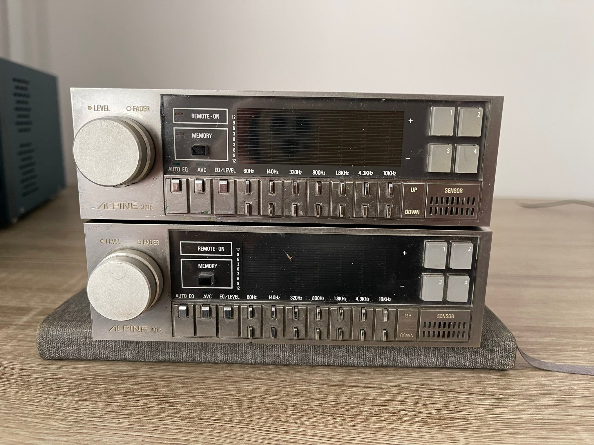 2 x Alpine MDA-775JS AND MDA-7755J BOTH FAULTY SELLING AS PAIR