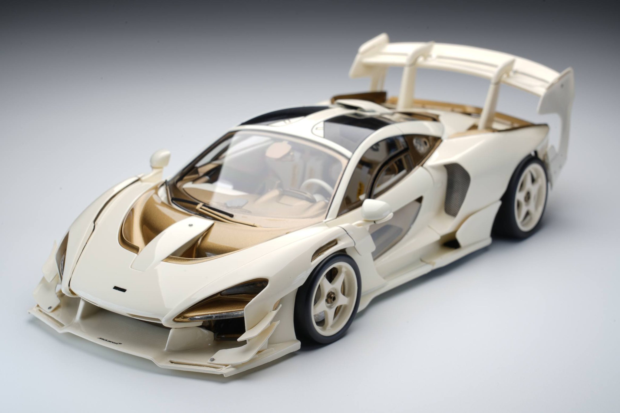 Tamiya McLaren Senna with @zoomon GTR transkit and 3D resin wheels
