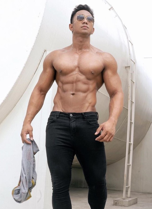 Model Universe - Filipino sports model Rendon Labador....