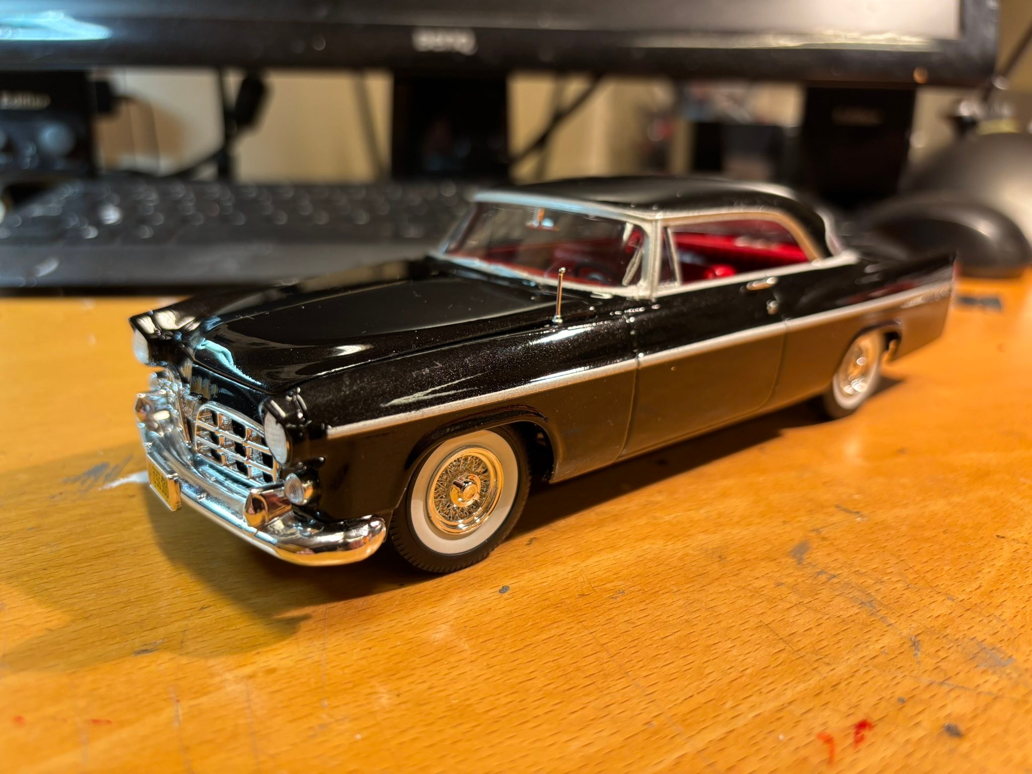 Moebius Chrysler 300 model car review