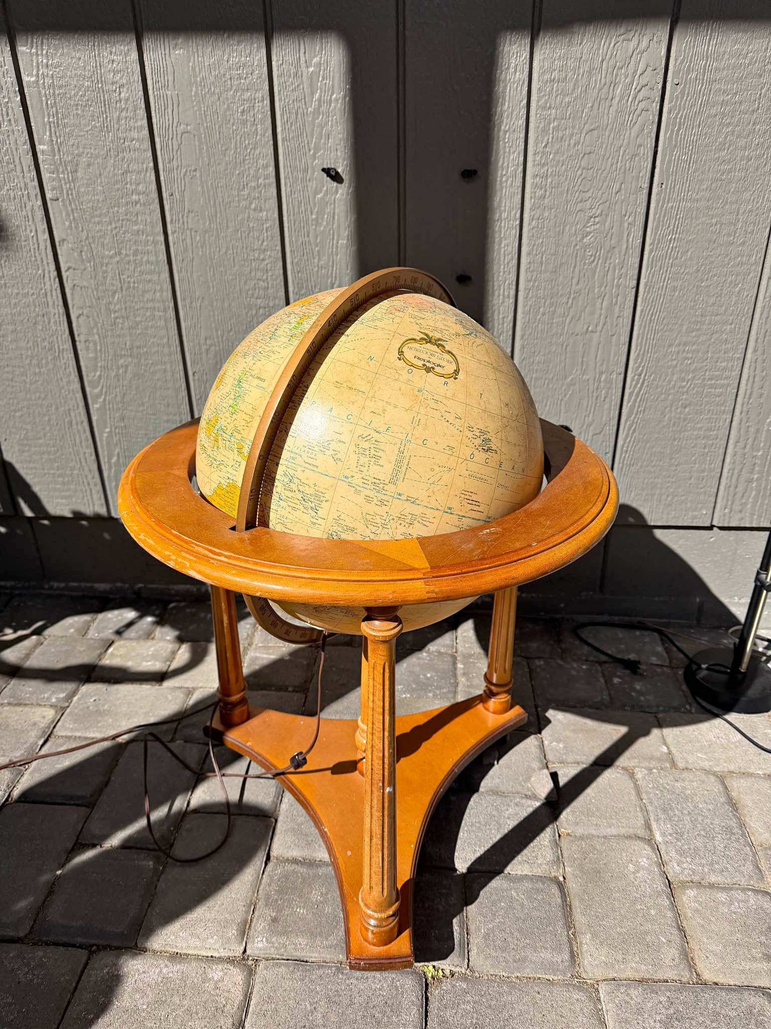 Heirloom Globe 16 inch diameter by Replogle - World Globes - South Lake ...