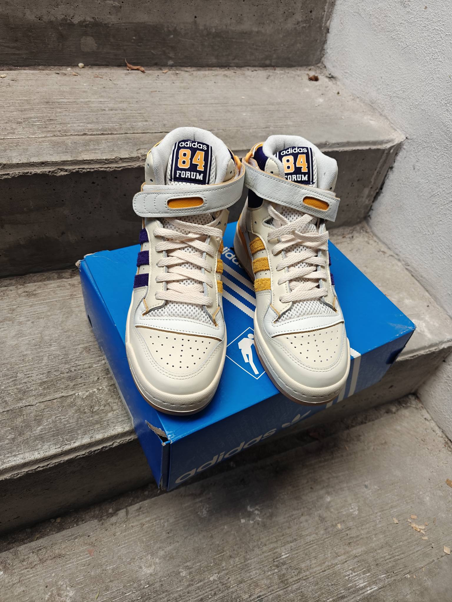 Adidas forum 84 high lakers nuevos en caja talla 6 precio 2500