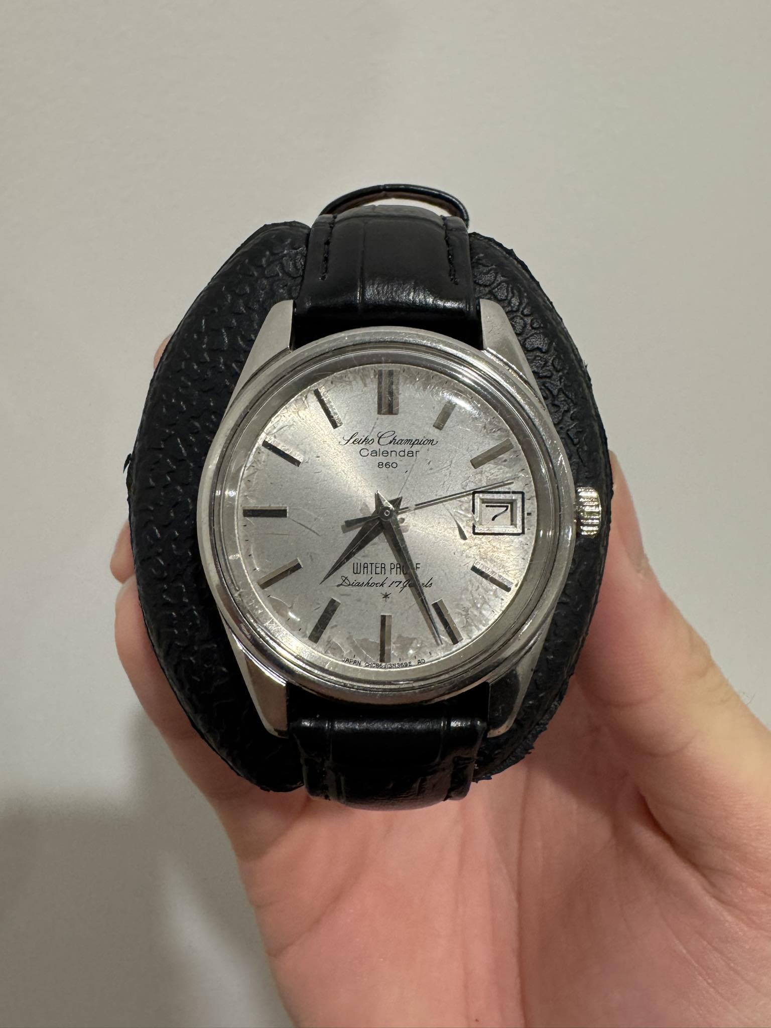 Is a vintage Seiko Champion Calendar 860 watch worth restoring?