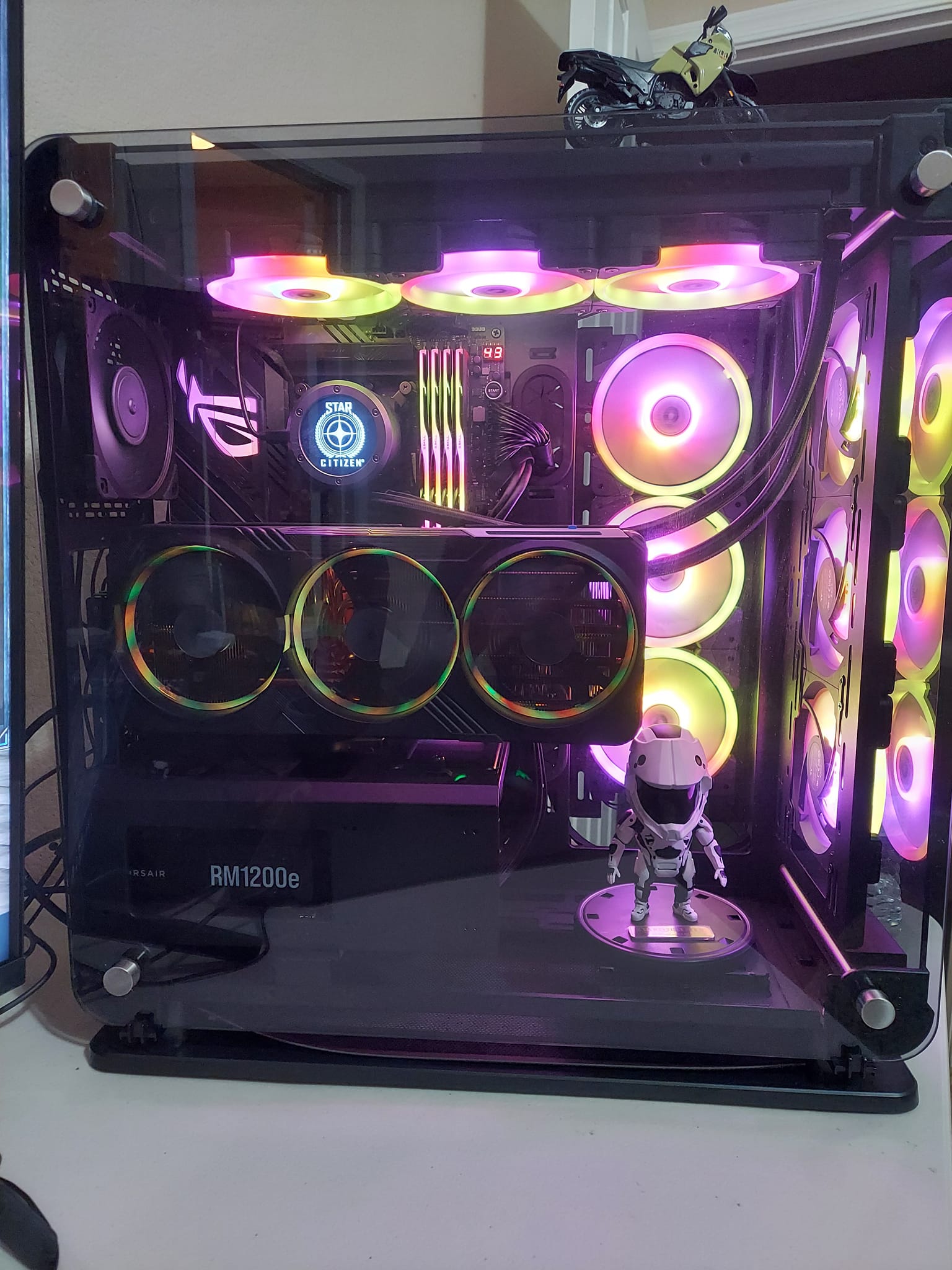 Here is my second build! - i9 14900kf - Asus ROG Strix Z790-F Wifi 
