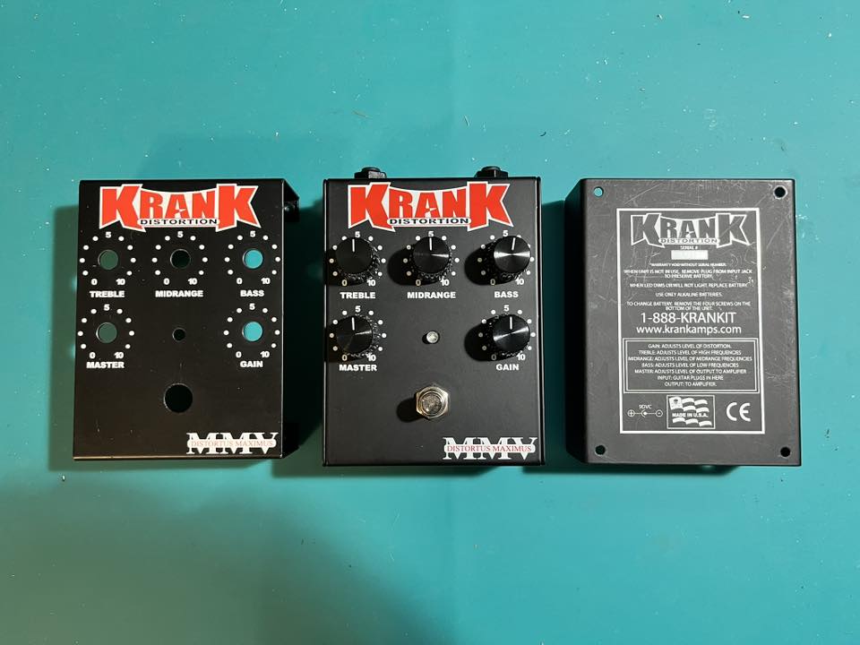 Rebuilding a Krank Distortus Maximus pedal with Vishay orange caps