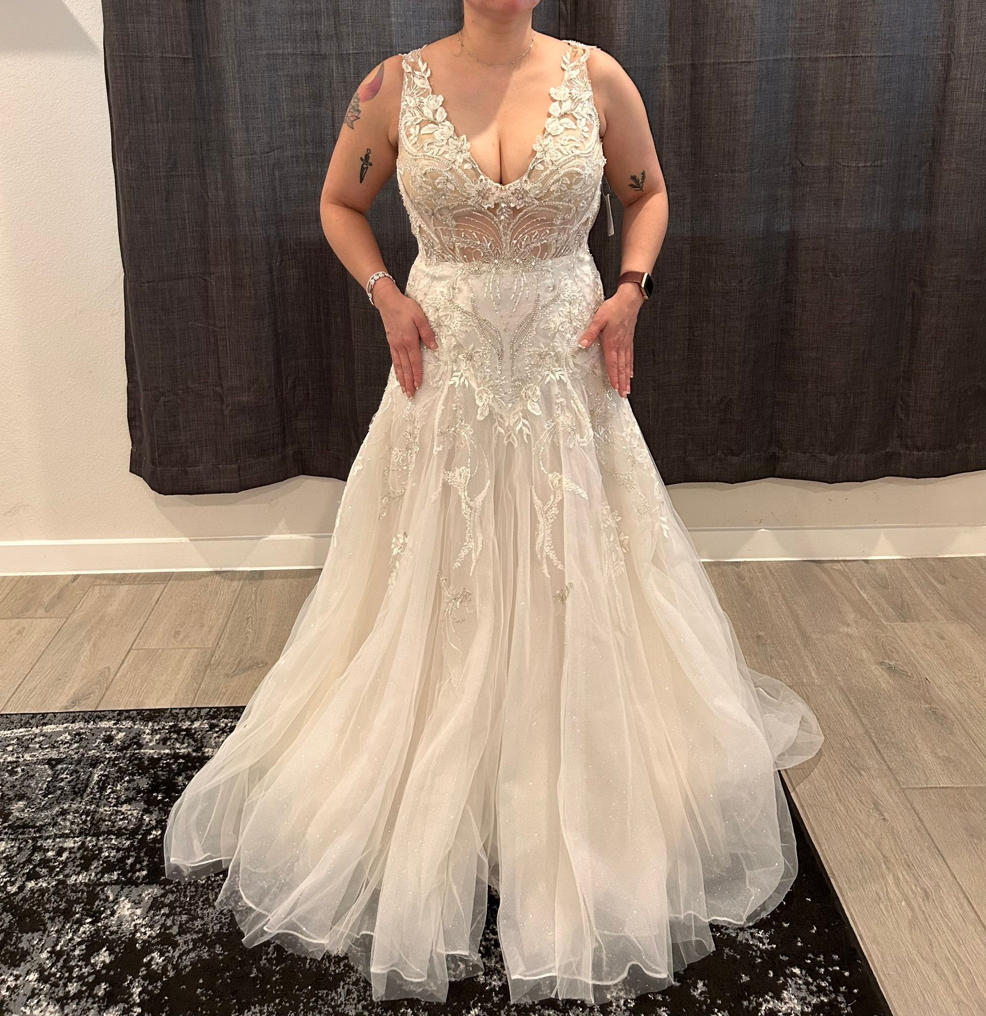 david's bridal ivory wedding dress Not sure if this is allowed but I am selling my dress. Didn't get to wear it. It's from Bridal. size 10. $800 PS260826
