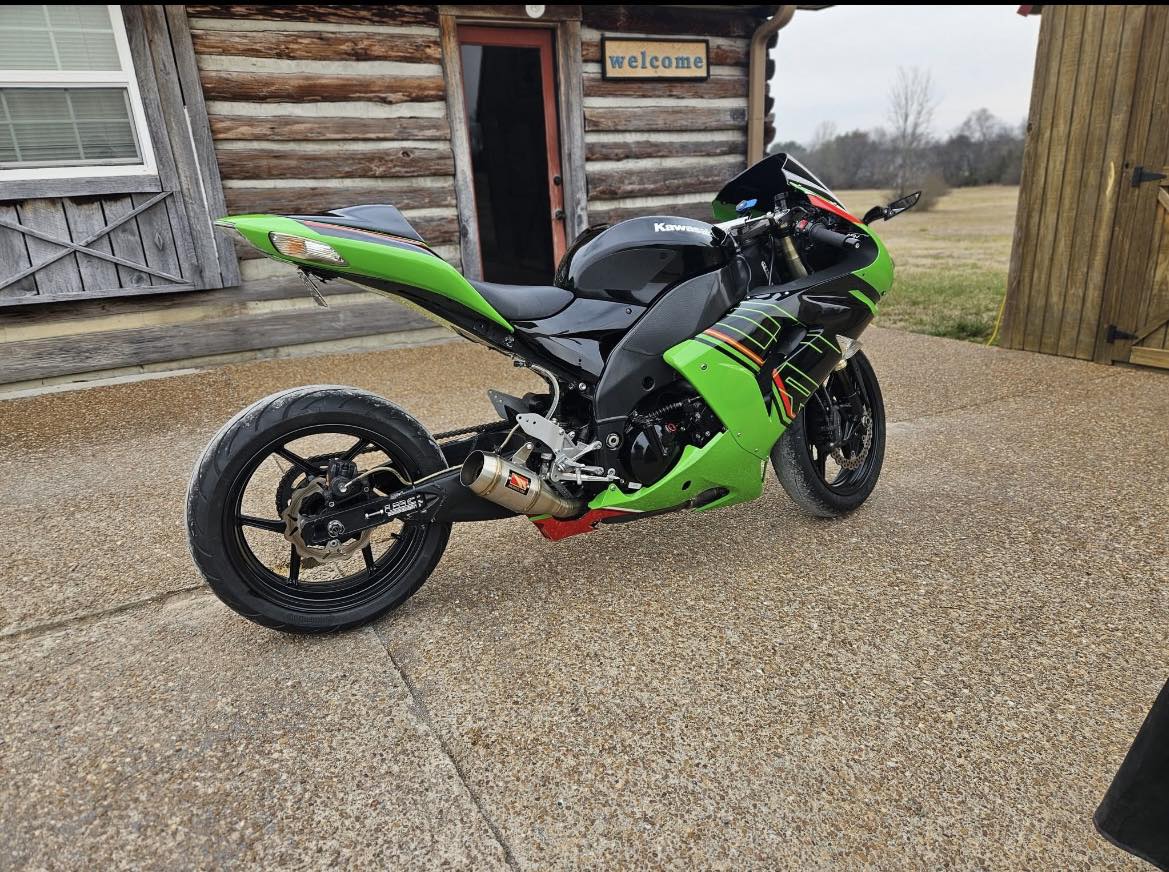 Rebuilding a 2007 Kawasaki Ninja ZX-10R transmission or motor in