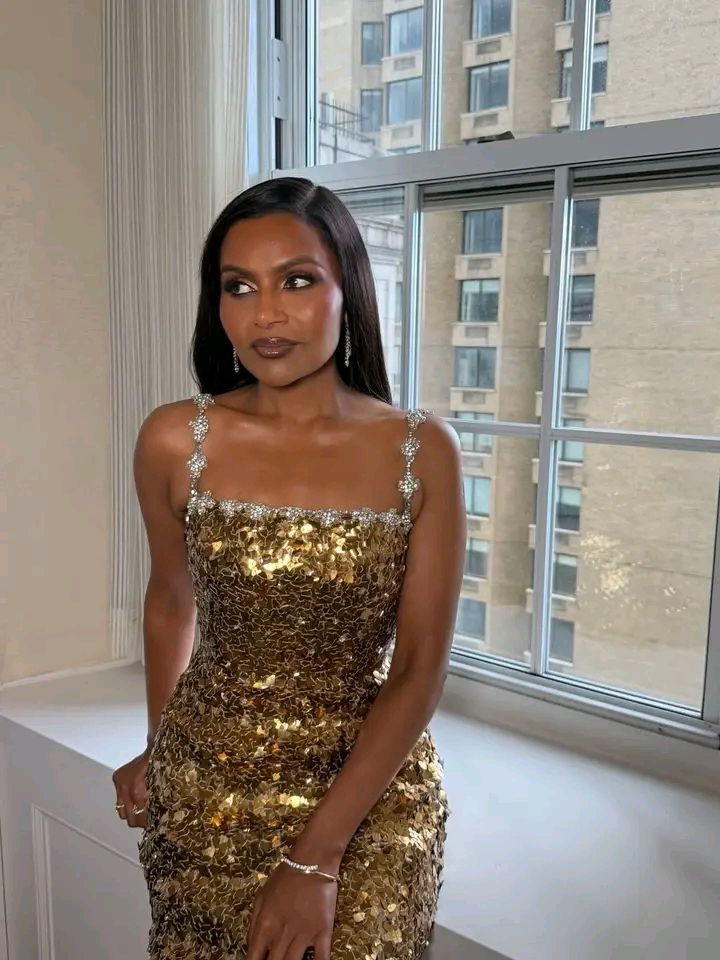 rubendall gold dress Mindy Kaling wears Rachel Gilbert sequined gown eveningsuit