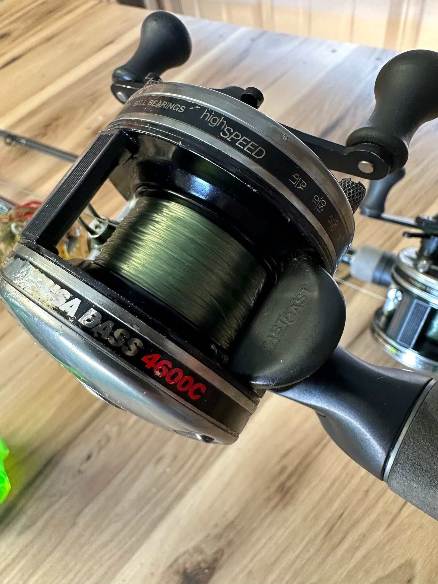 abu garcia ambassadeur 6000 line capacity C4 Baitcast Reels Round, Right Handed This is a versatile Jarvis Walker Bass Lure Reels model:CLSVTW150XS GAFHPMI4-ES